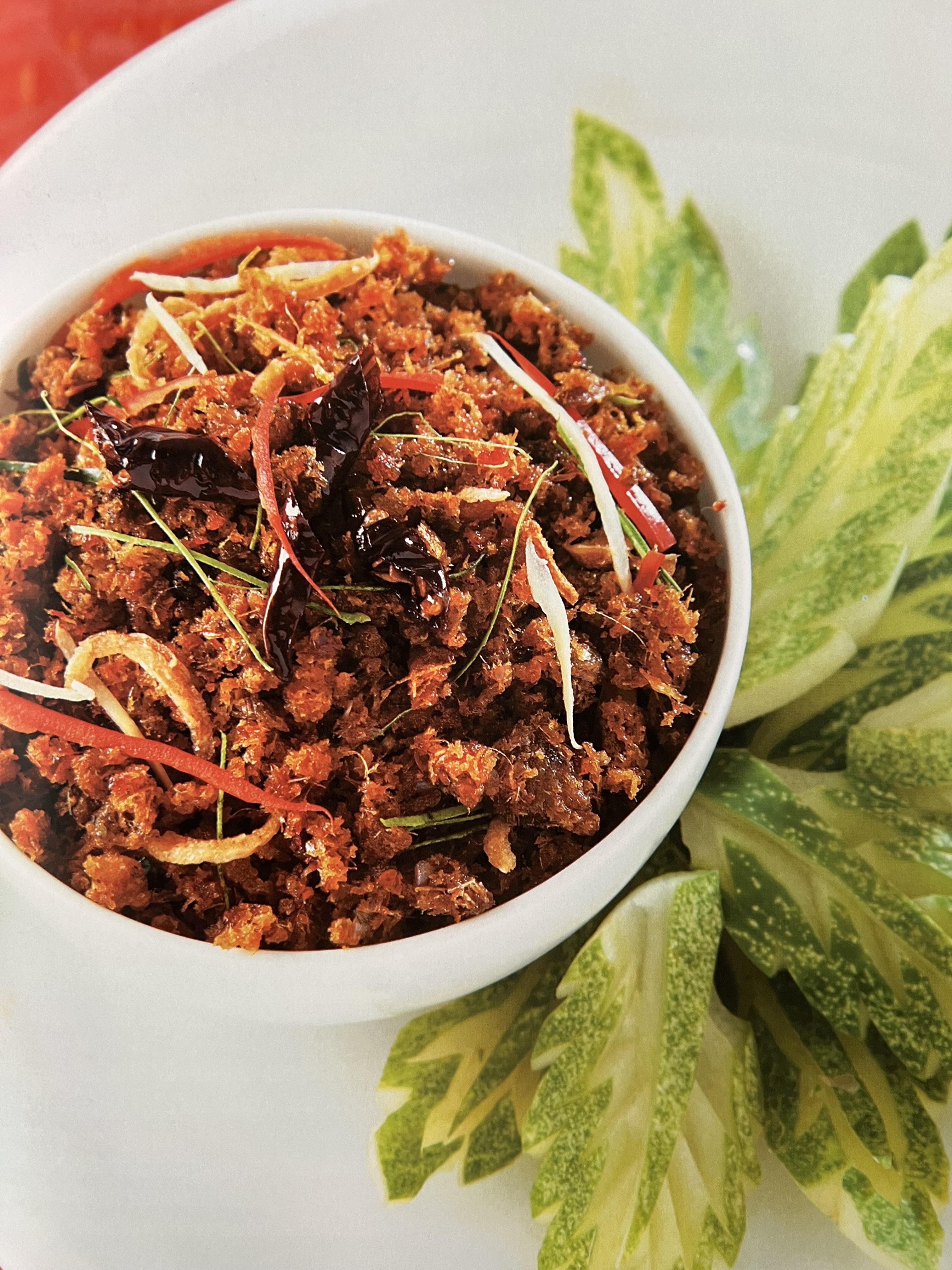 โสมสวลีรังสรรค์ : ตำรับอาหารเพื่อนพึ่ง (ภาฯ) ยามยาก ตำรับอาหารชาววังสวนสุนันทา (2 เล่มชุด)**มีลายเซ็นมอบอาจารย์ศรีสมร คงพันธุ์.