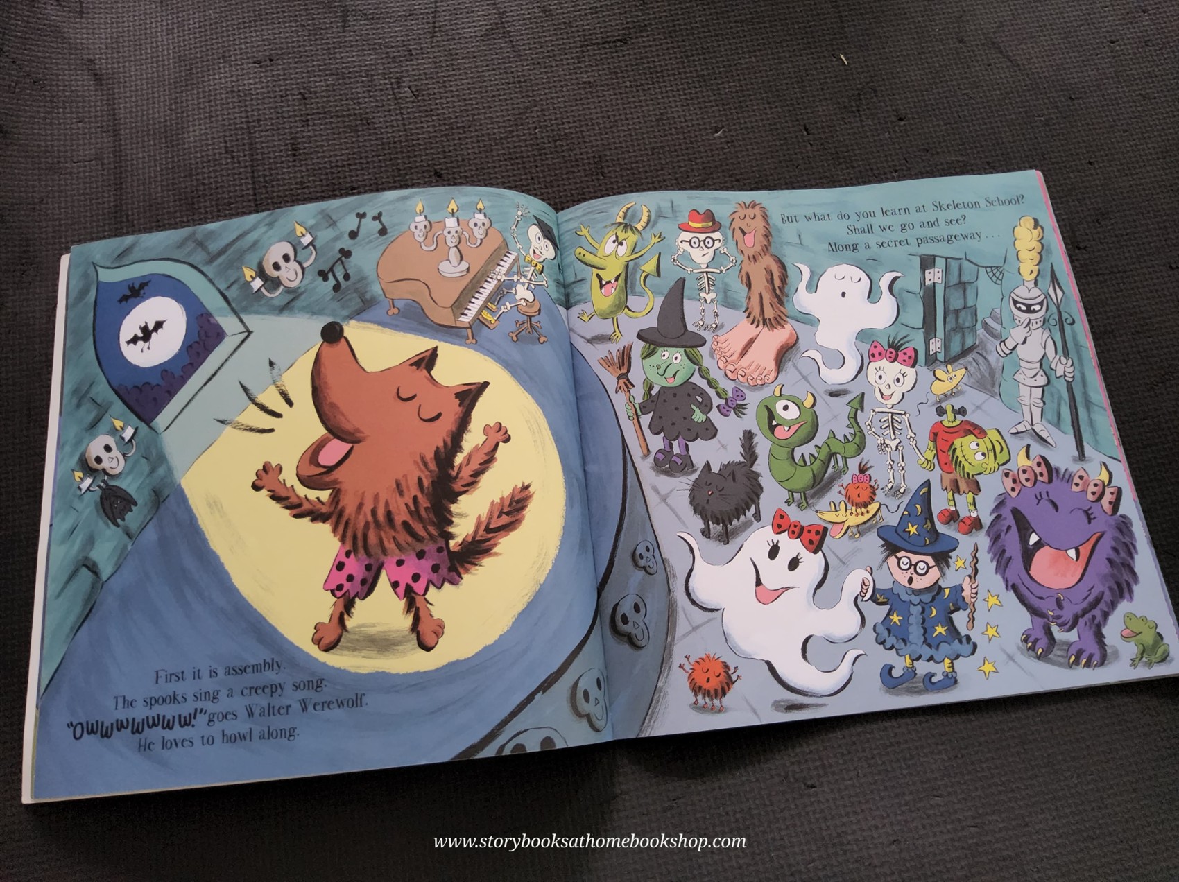 หนังสือนิทานปกอ่อน** 🍓🍓FIRST DAY AT SKELETON SCHOOL BY SAM LLOYD