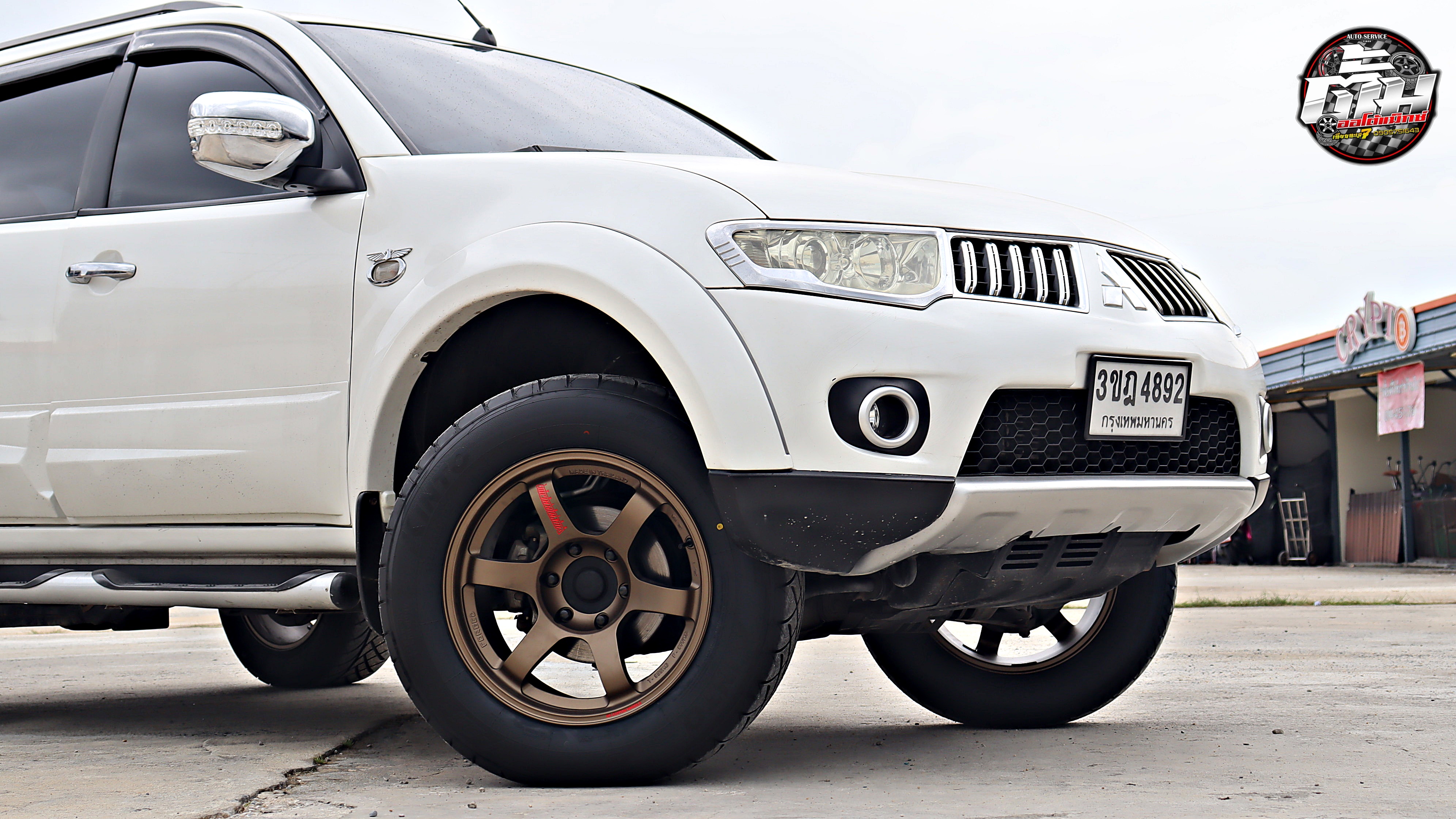 MITSUBISHI PAJERO เปลี่ยนล้อยาง TE37 SUV KD ขอบ18นิ้ว ยาง KINTO V-36 265/60R18 110H