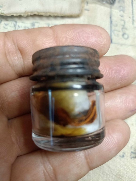 พระทันตธาตุ ครูบาข่าย วัดหมูเปิ้ง หมู่บ้านเหมืองจี้ อ.เมือง จ.ลำพูน ได้มาจากลุงเล็ก เหมืองจี้ อายุ 72 ปี (บันทึก พ.ศ.2567) ท่านเป็นศิษย์ครูบาข่าย และดูแลครูบาข่าย ลุงเล็ก เสียชีวิตเมื่อเดือนตุลาคม 2566