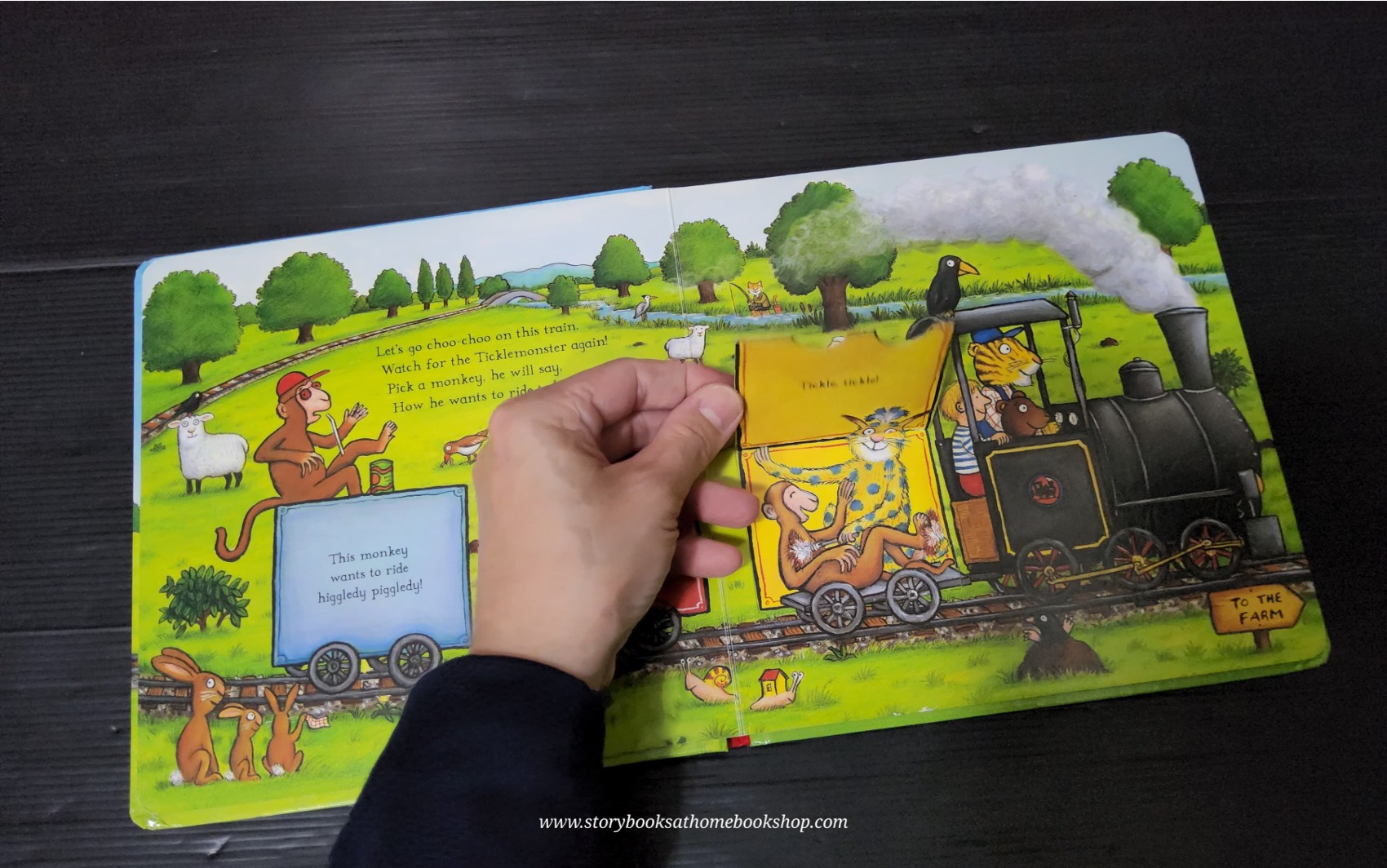 FLAP BOARD BOOK** 🍅🍓THE TICKLE BOOK BY IAN WHYBROW.AXEL SCHEFFLER