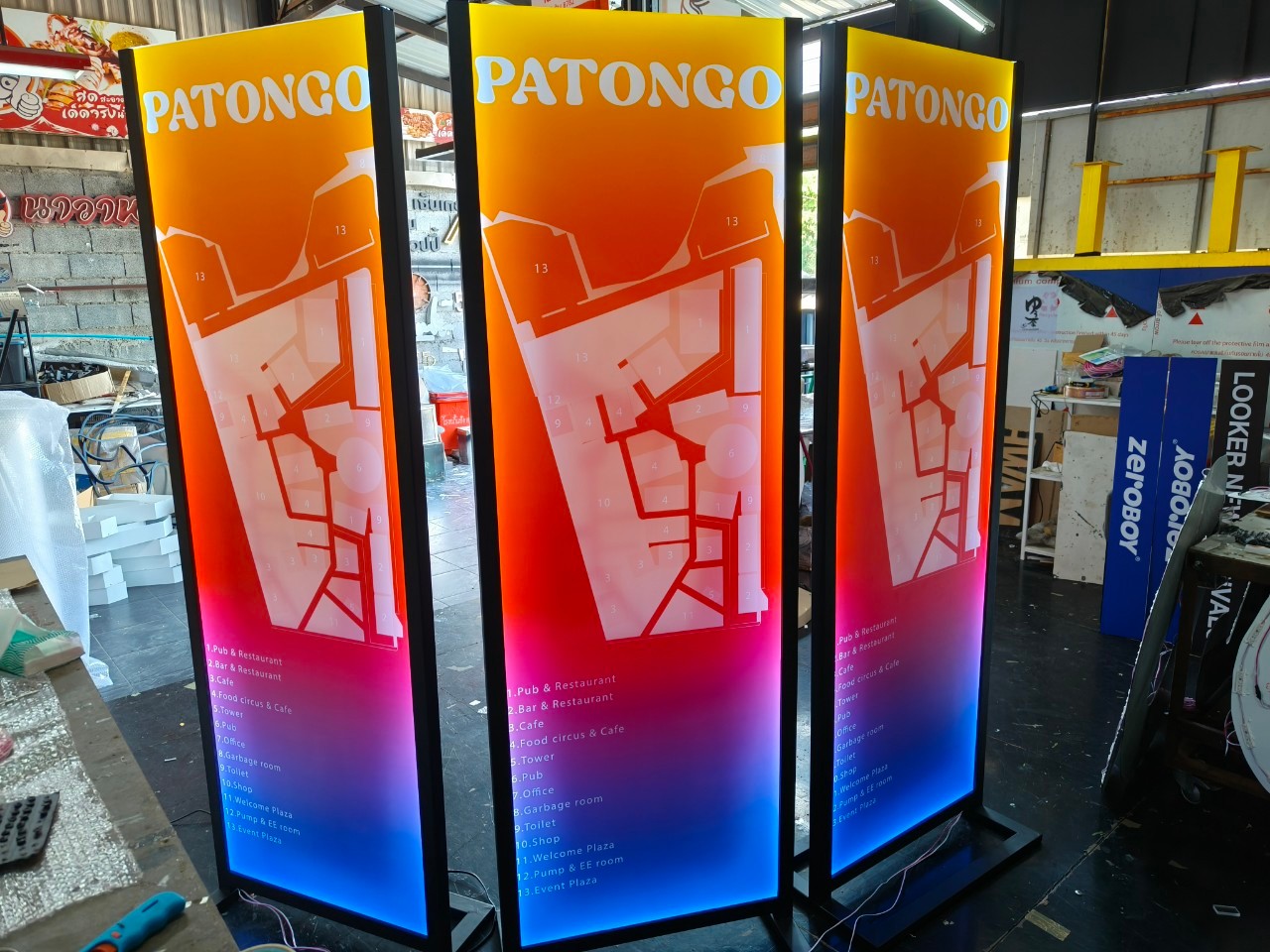 ป้ายไฟเเสดงเเผนที่ '' PATONGO ''