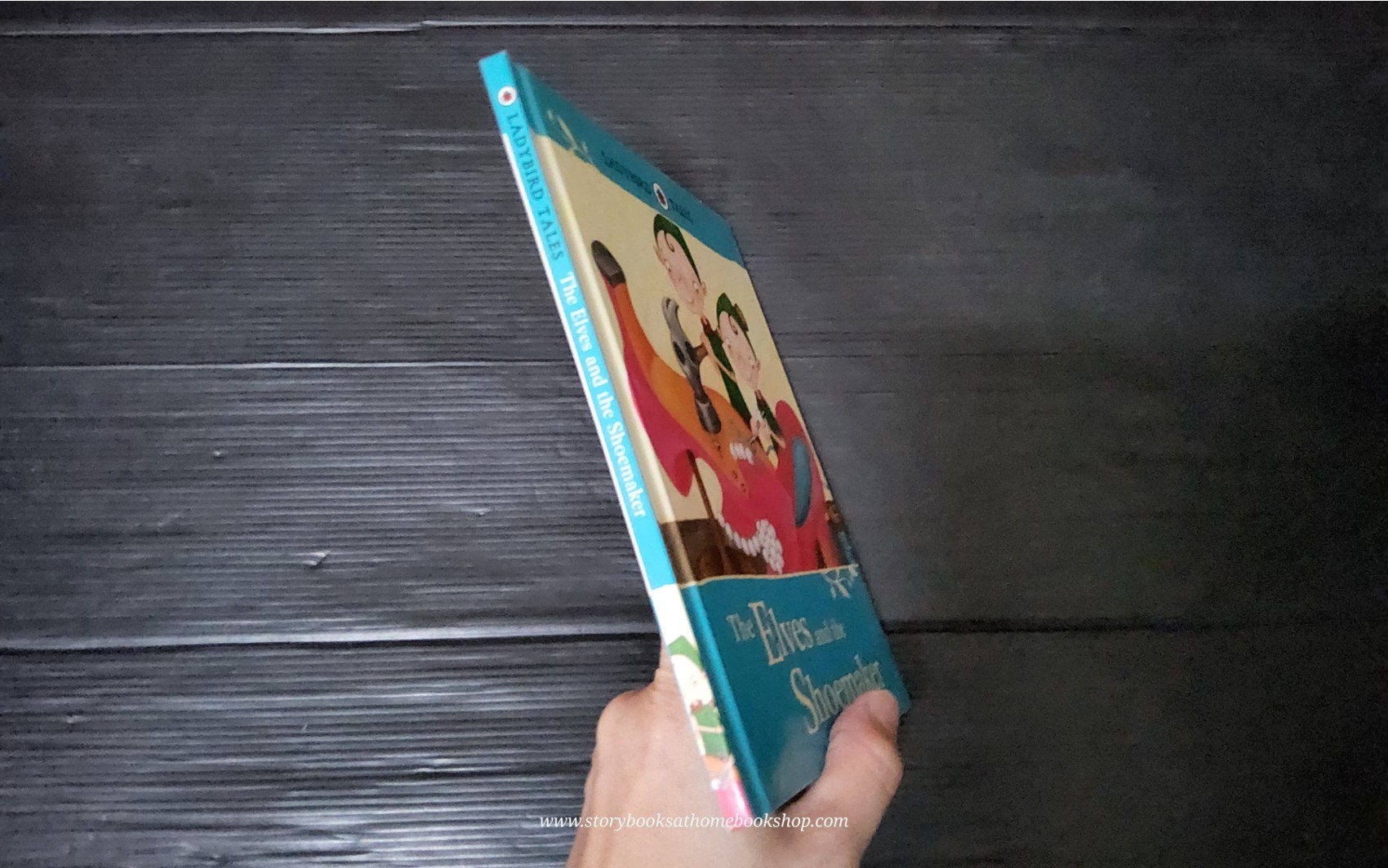 หนังสือนิทานปกแข็ง** 🍅🍓LADYBIRD TALES:THE ELVES AND THE SHOEMAKER