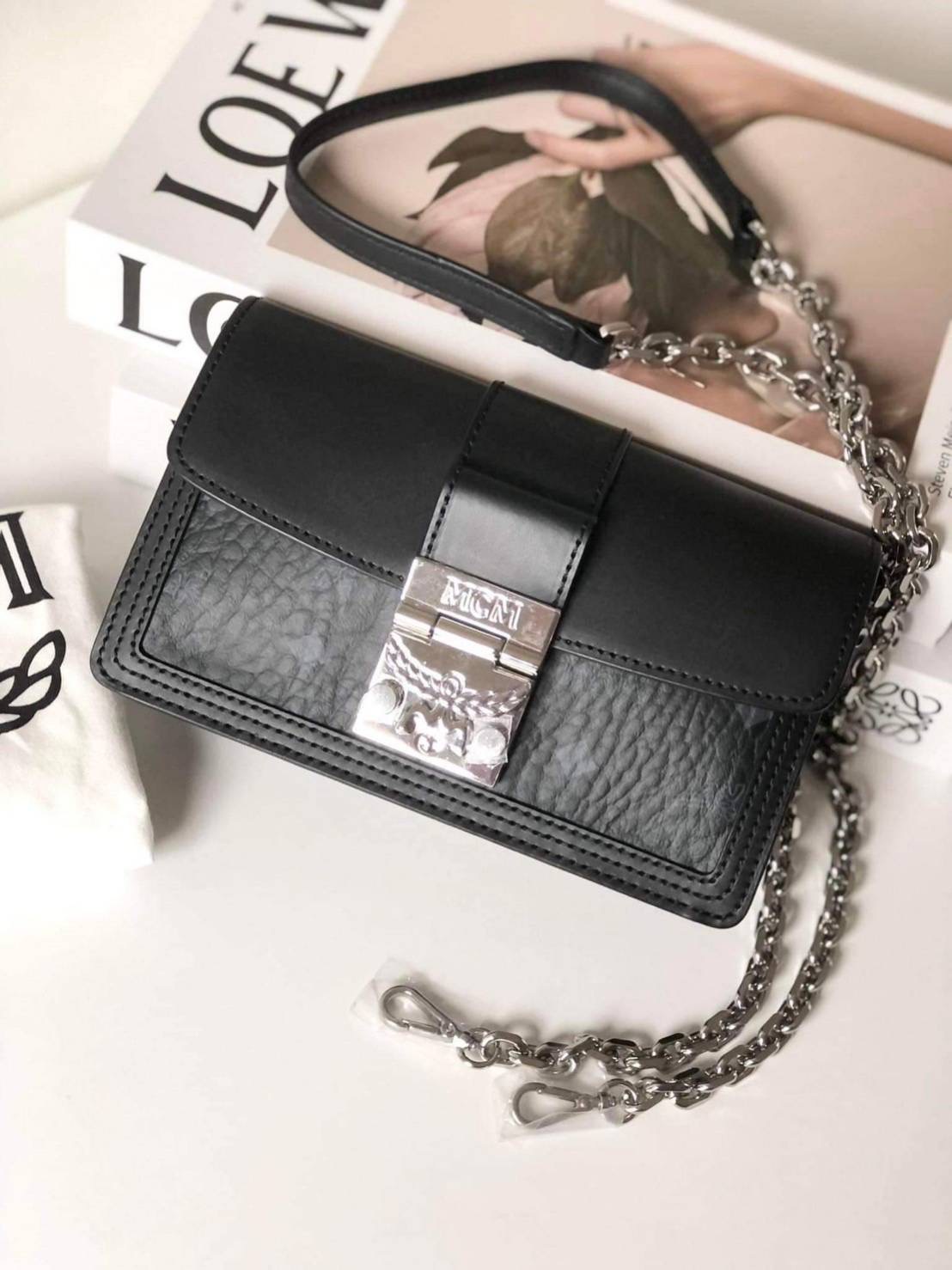 New Mcm Mini Gretl crossbody Sz.11.0 x 18.5 x 5.0 ซม.