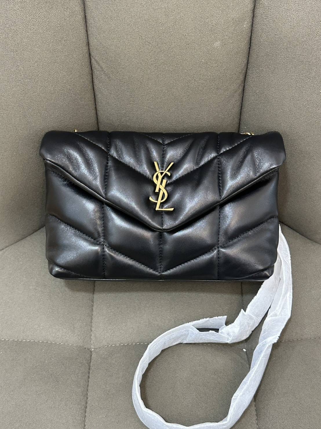 พร้อมส่ง New YSL Puffy ) อุปกรณ์กล่อง การ์ด ถุงผ้า ถุงกระดาษ