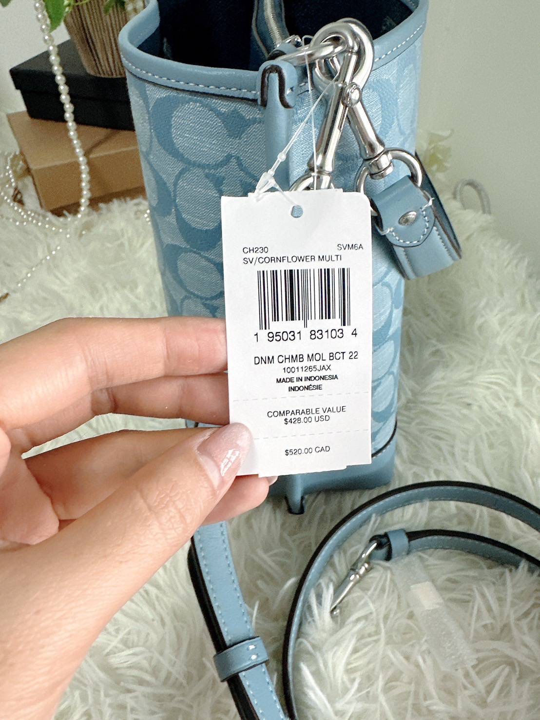 New Coach Mollie Bucket Bag 22 In Signature Chambray ขนาด 8" (L) x 8 1/2" (H) x 4" (W) ราคา 7590