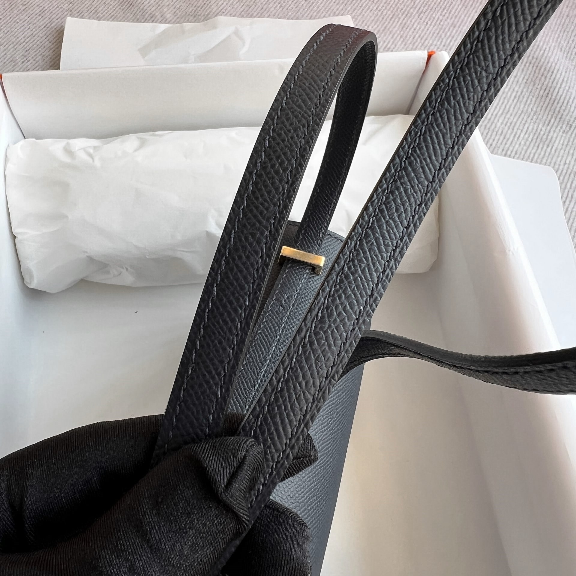 [Pre-order]กระเป๋าสะพายสุดชิค Hermes Constance18 Black Noir Epsom leather Gold hardware full handmade 100% คุณภาพ VIP เกรดดีที่สุด