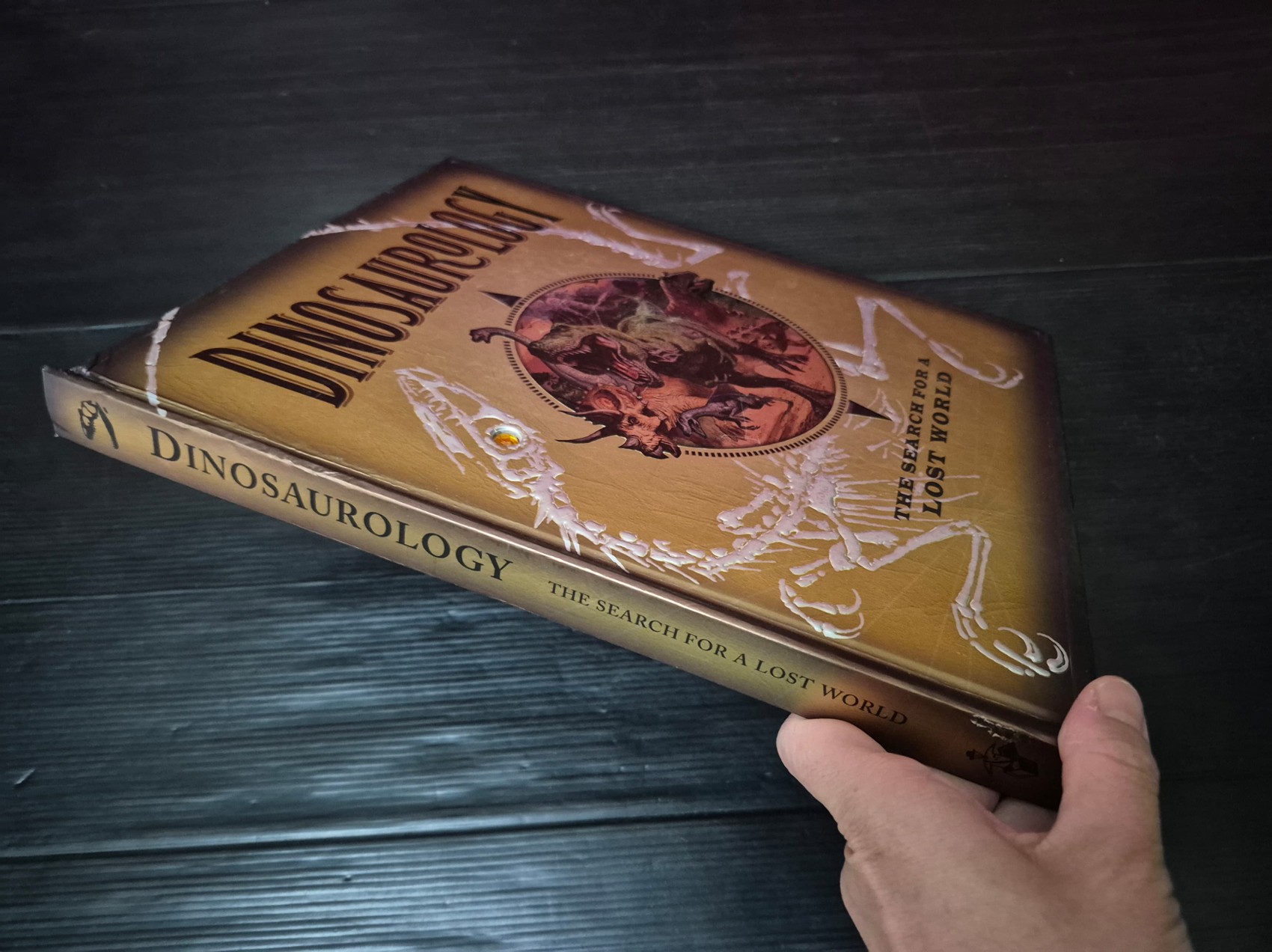 KNOWLEDGE BOOK ** ð
ðDINOSAUROLOGY THE SEARCH FOR A LOST WORLD