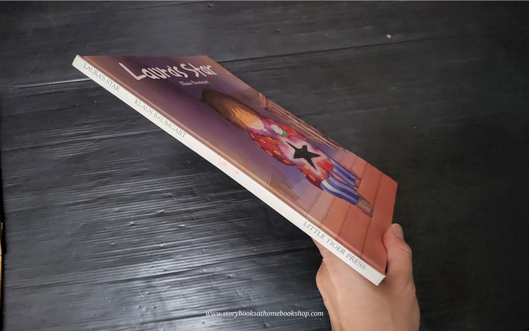 หนังสือนิทานปกแข็ง** 🍅🍓Laura's Star by Klaus Baumgart