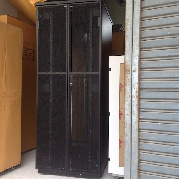 CURVE 19" HIGH PERFORATION EXPORT SERVER RACK 42U (60x60 cm.) สูง 205 cm.