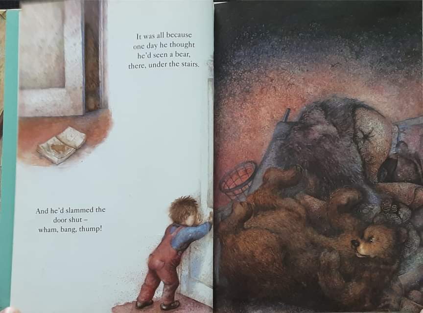 หนังสือนิทานปกแข็ง** 🍅🍓THE BEAR UNDER THE STAIRS BY HELEN COOPER