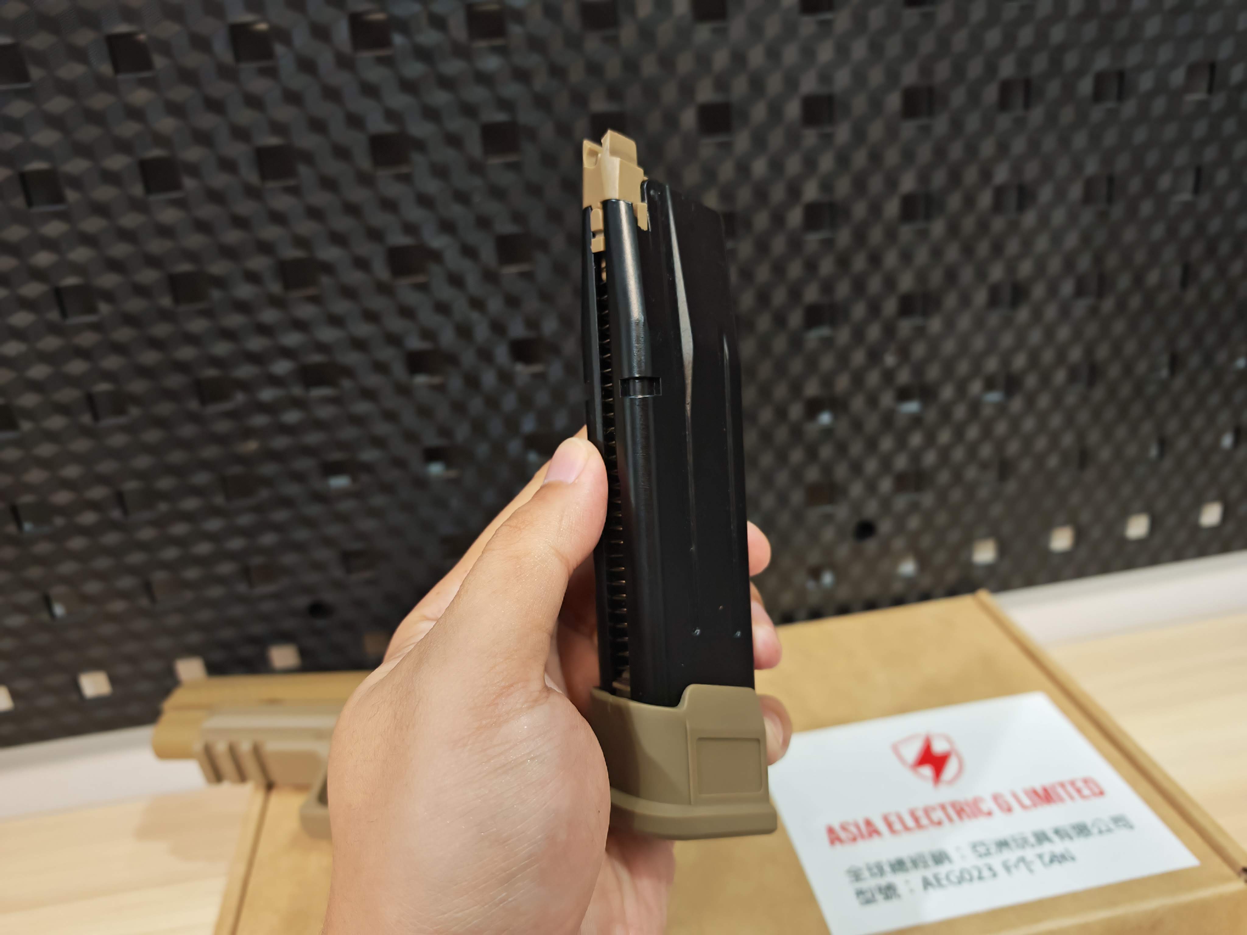 WE Sig Sauer P320 M17 สีทราย GBB BB Gun บีบีกัน แบบแก๊ส ปืนอัดลม มือสอง Airsoft Gun