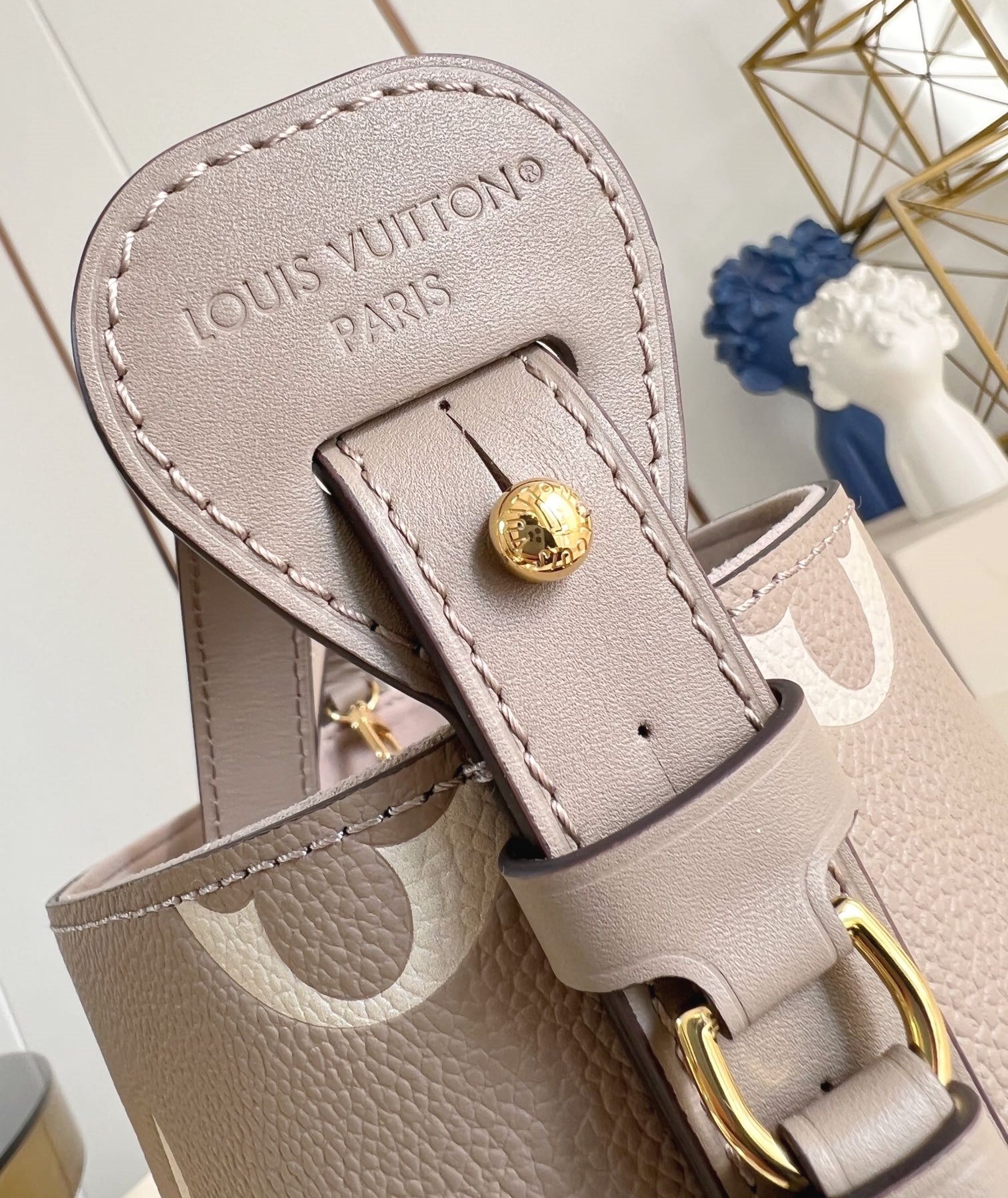 [Pre-order] Louis Vuitton กระเป๋ารุ่น All In BB Bicolor Monogram Empreinte Beige/Cream งานเกรด Vip คุณภาพดีที่สุด