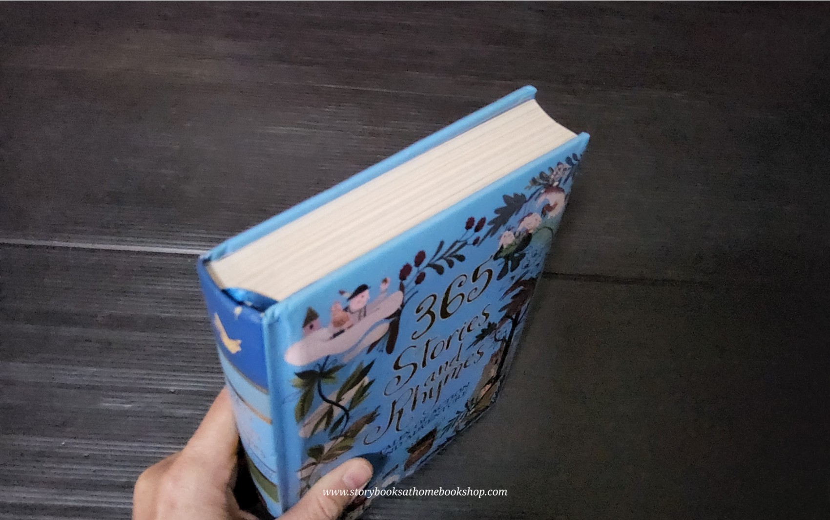 หนังสือนิทานปกแข็ง** 🍅🍅365 STORIES AND RHYMES