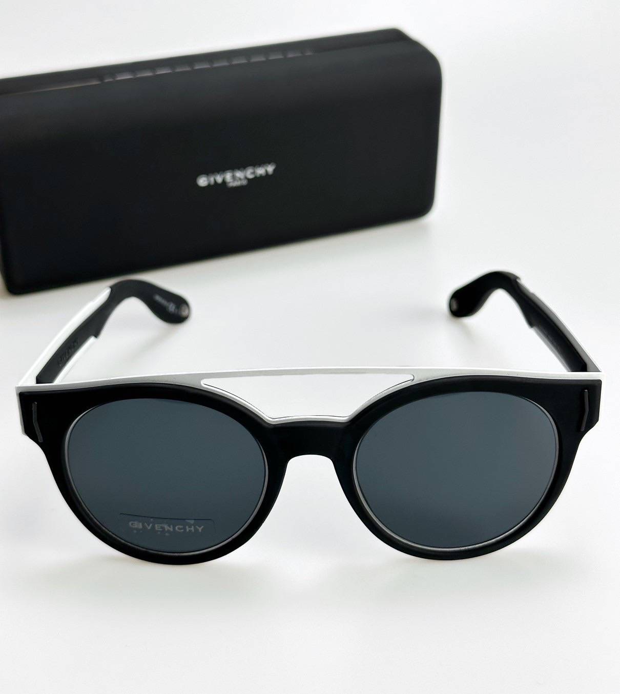 New GIVENCHY sunglasses 100% UV ขนาด 50-21-150 mm Made in italy