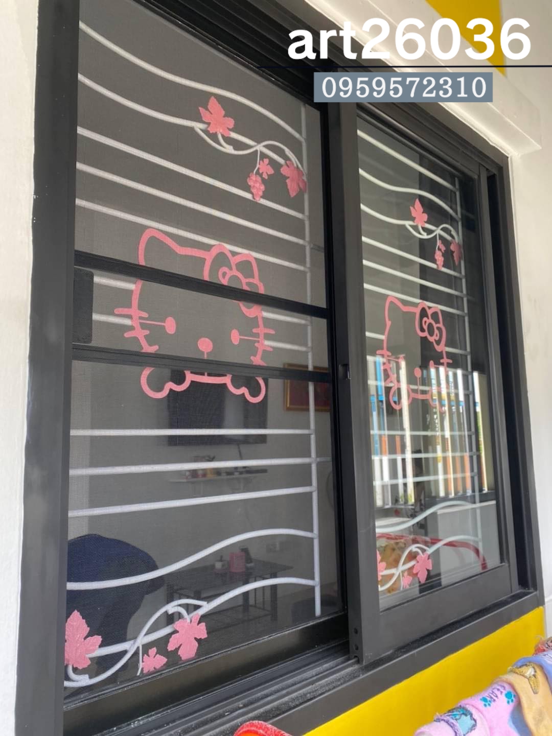 เหล็กดัดสีอบสีดำ ลายคิตตี้ชมพู มุ้งลวด