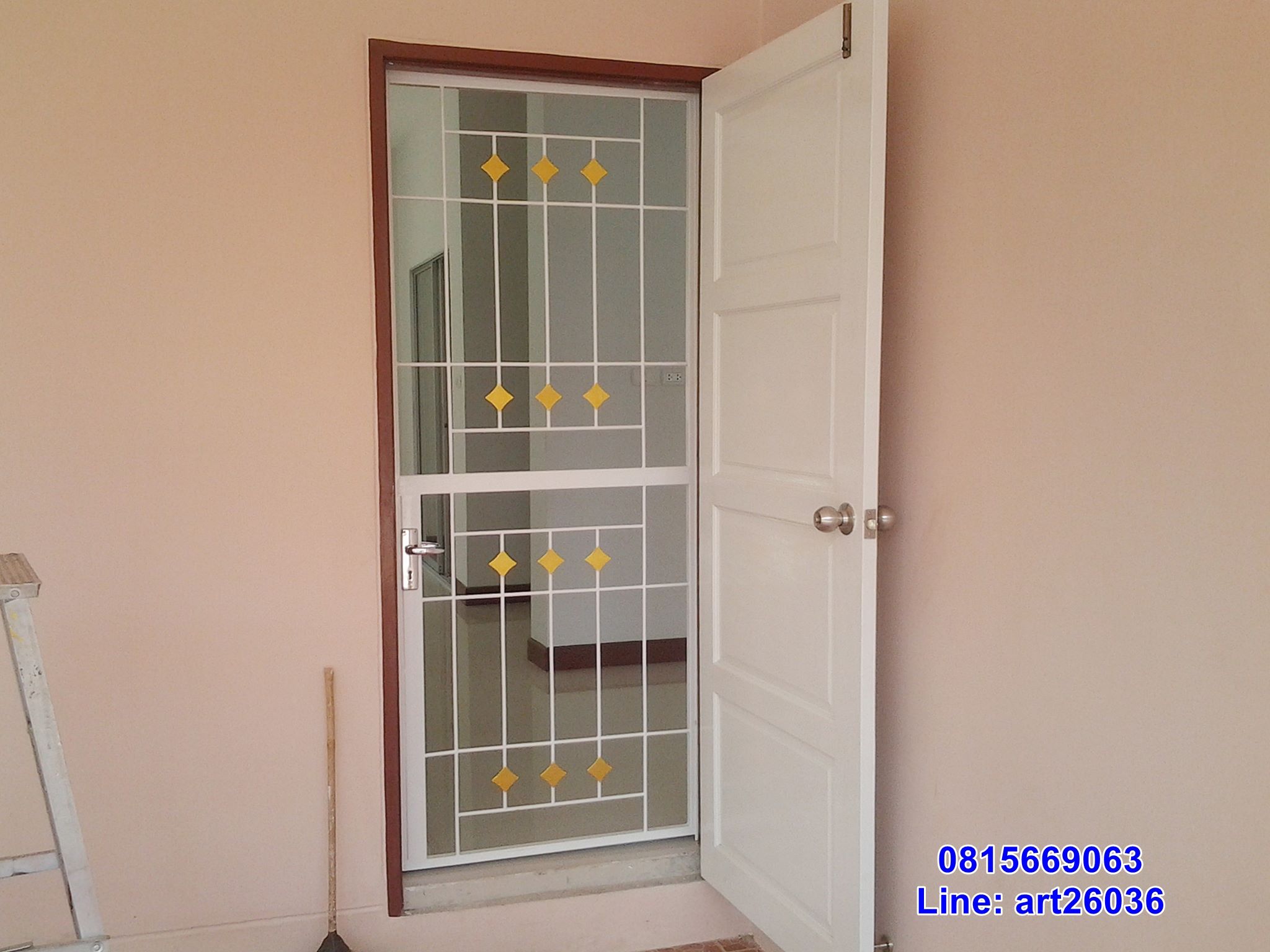 เหล็กดัดพร้อมมุ้งลวด