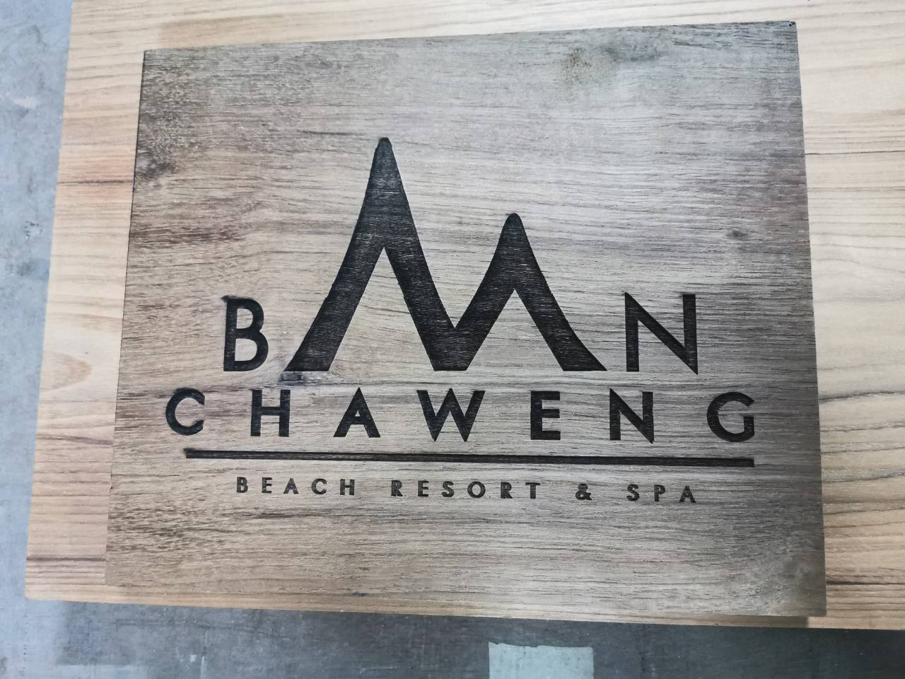 งานป้ายไม้สัก cnc ฉลุอักษรลงสี