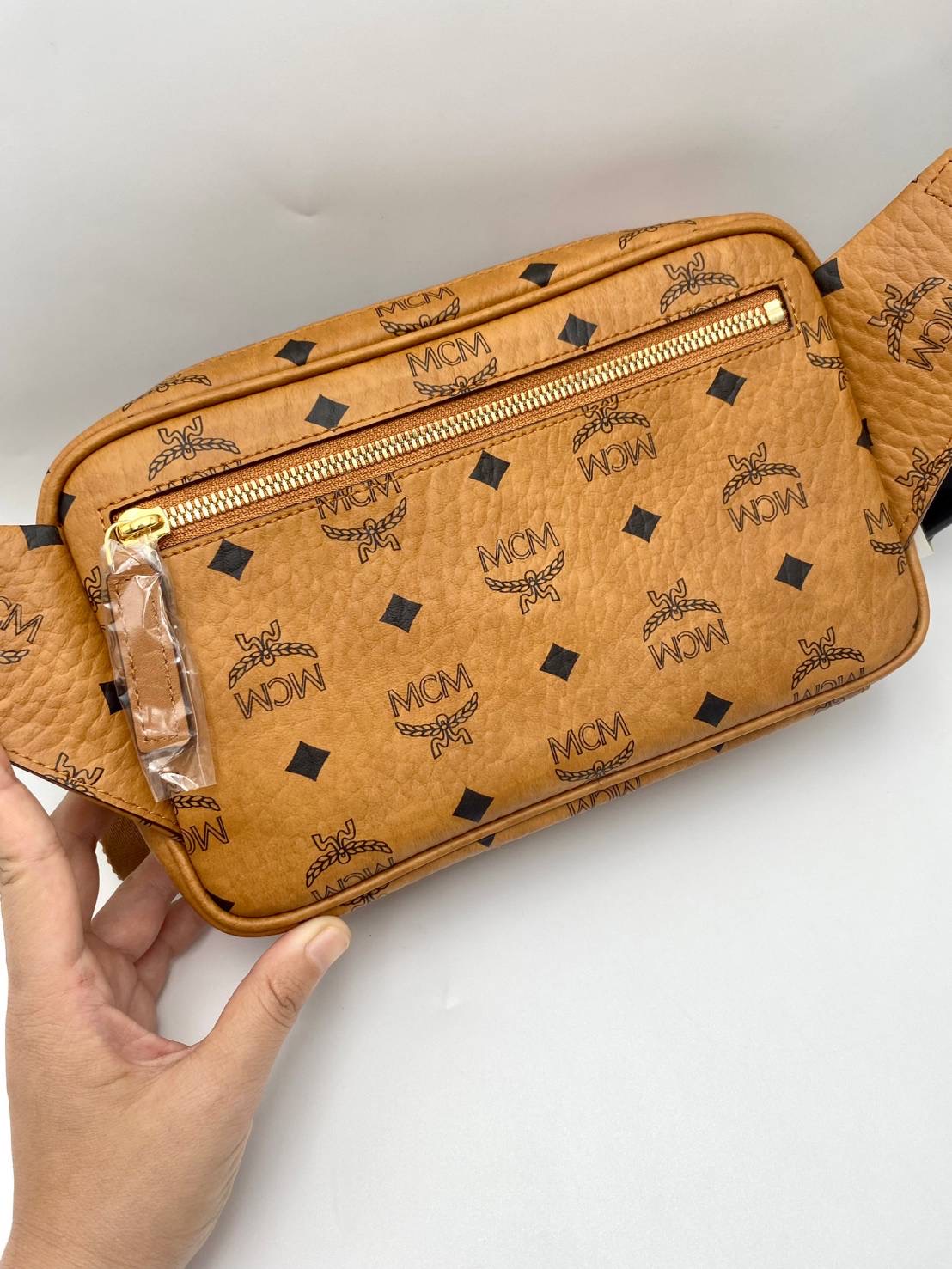 New Mcm Fursten Belt Bag Sz.5.0 x 23.0 x 14.0 cm อุปกรณ์.ถุงผ้า/การ์ดช็อปเกาหลี