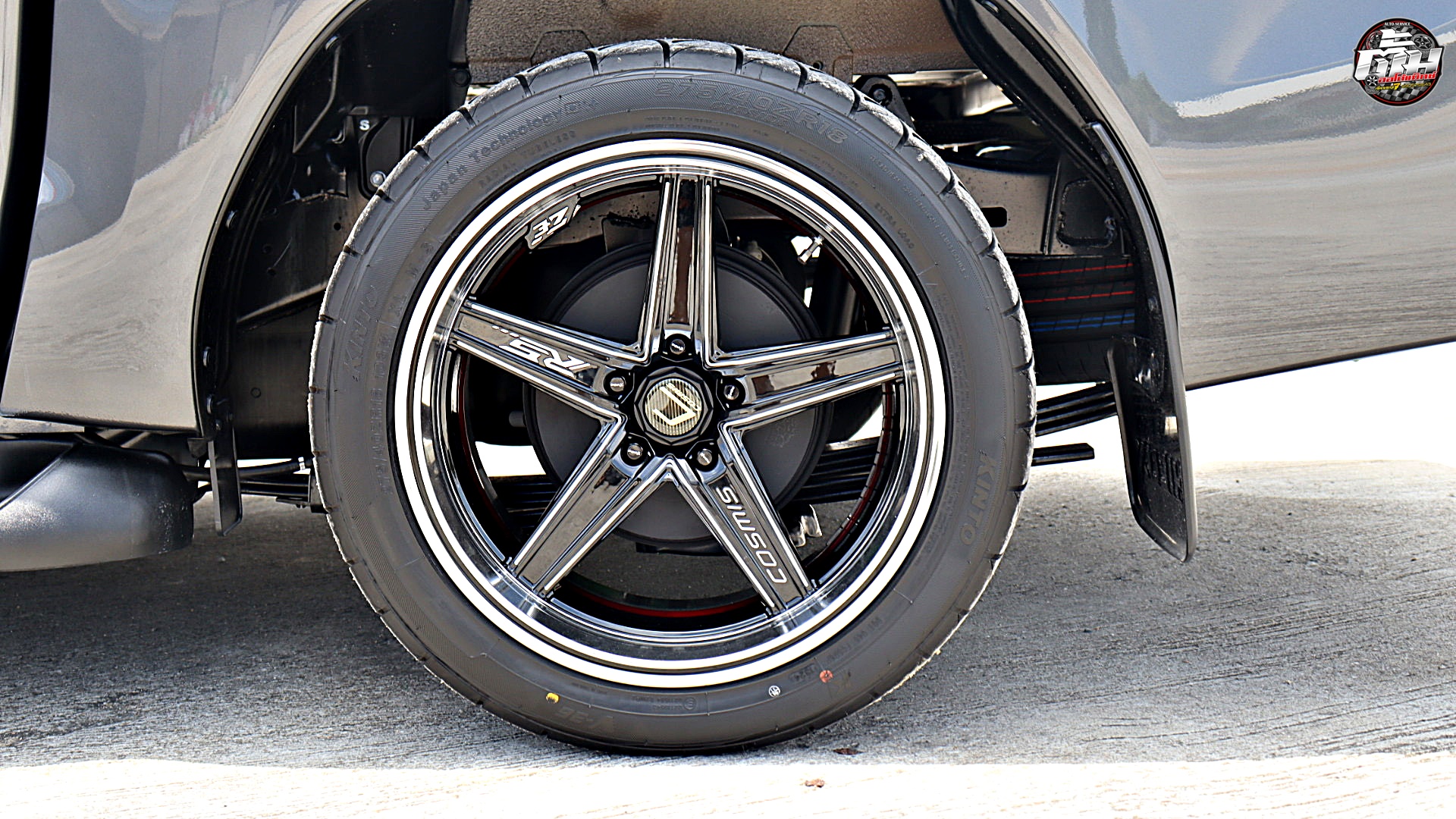 TOYOTA REVO Z-Edition เปลี่ยนล้อยาง ล้อ COSMIS RS ZE ขอบ18นิ้ว ยาง KINTO V-36 F 245/45R18 100W R 275/40R18 103W