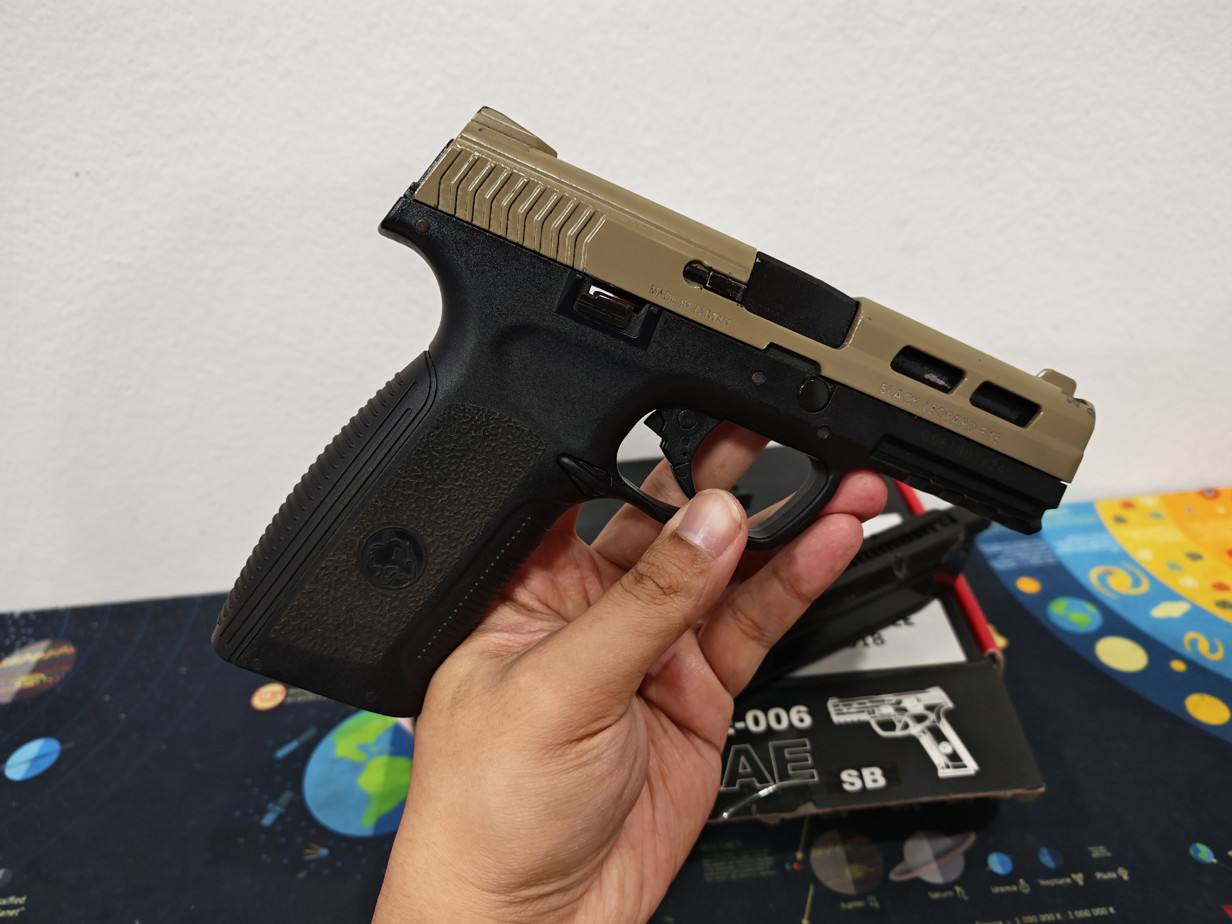 ICS BLE 006 SD4 XAE Gas TWO-TONE Revo Valve System สีทูโทน 2 แม็กกาซีน GBB ไต้หวัน BB Gun บีบีกัน แบบแก๊ส ปืนอัดลม มือสอง Airsoft Gun