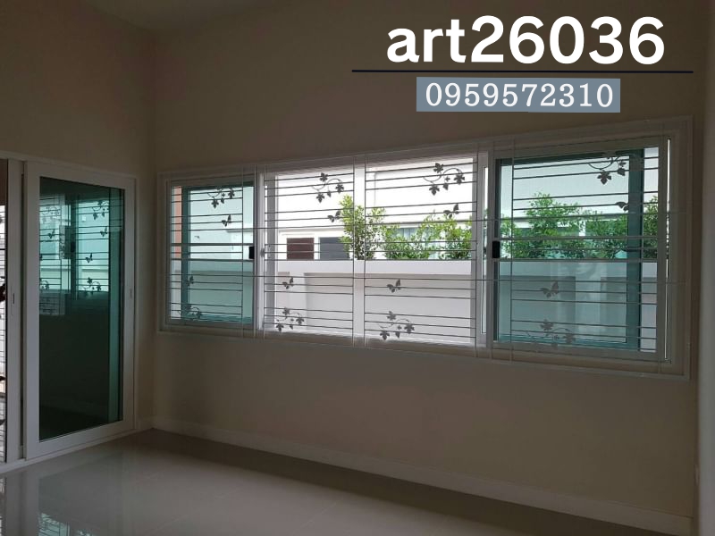 เหล็กดัดอบสีขาวผีเสื้อ พร้อมมุ้งลวด กระจกสีทะเล กระจกบานเลื่อน