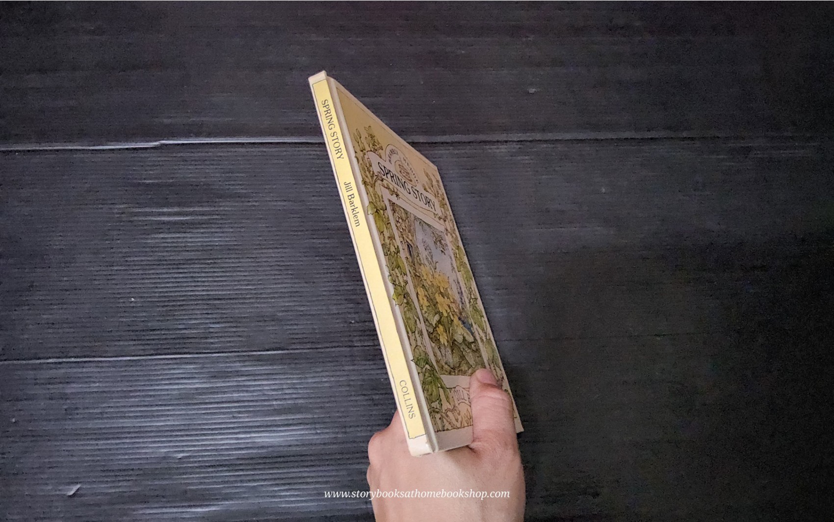 หนังสือนิทานปกแข็ง** 🍅🍓BRABLY HEDGE SPRING STORY BY JILL BARKLEM