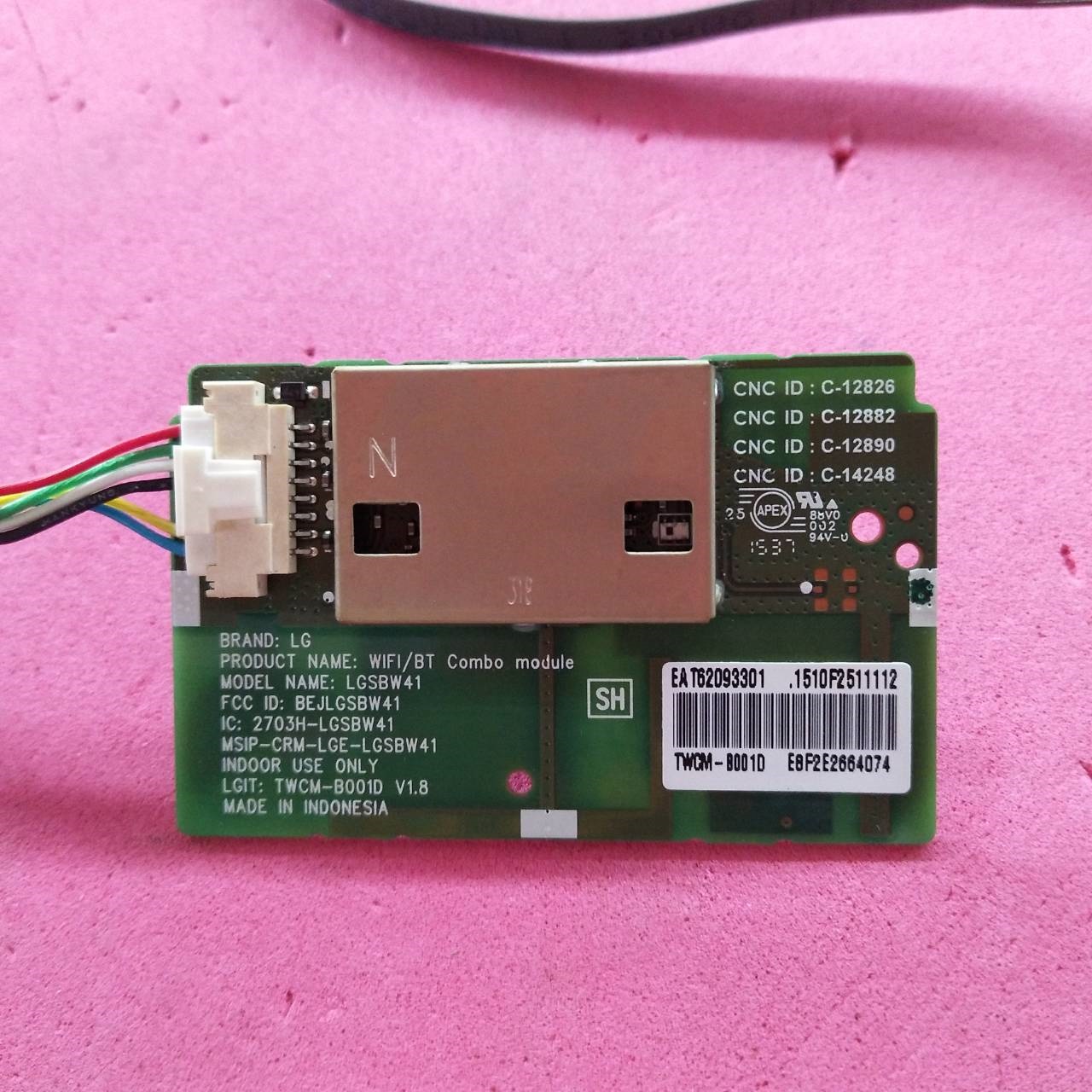 ตัวรับสัญญาณ Wifi +คีย์กดTV LG ของแท้ถอดจากเครื่อง พาร์ท EAT62093301 คีย์กด พาร์ท EBR80772103 และกับรุ่นที่พาร์ทตรงกัน