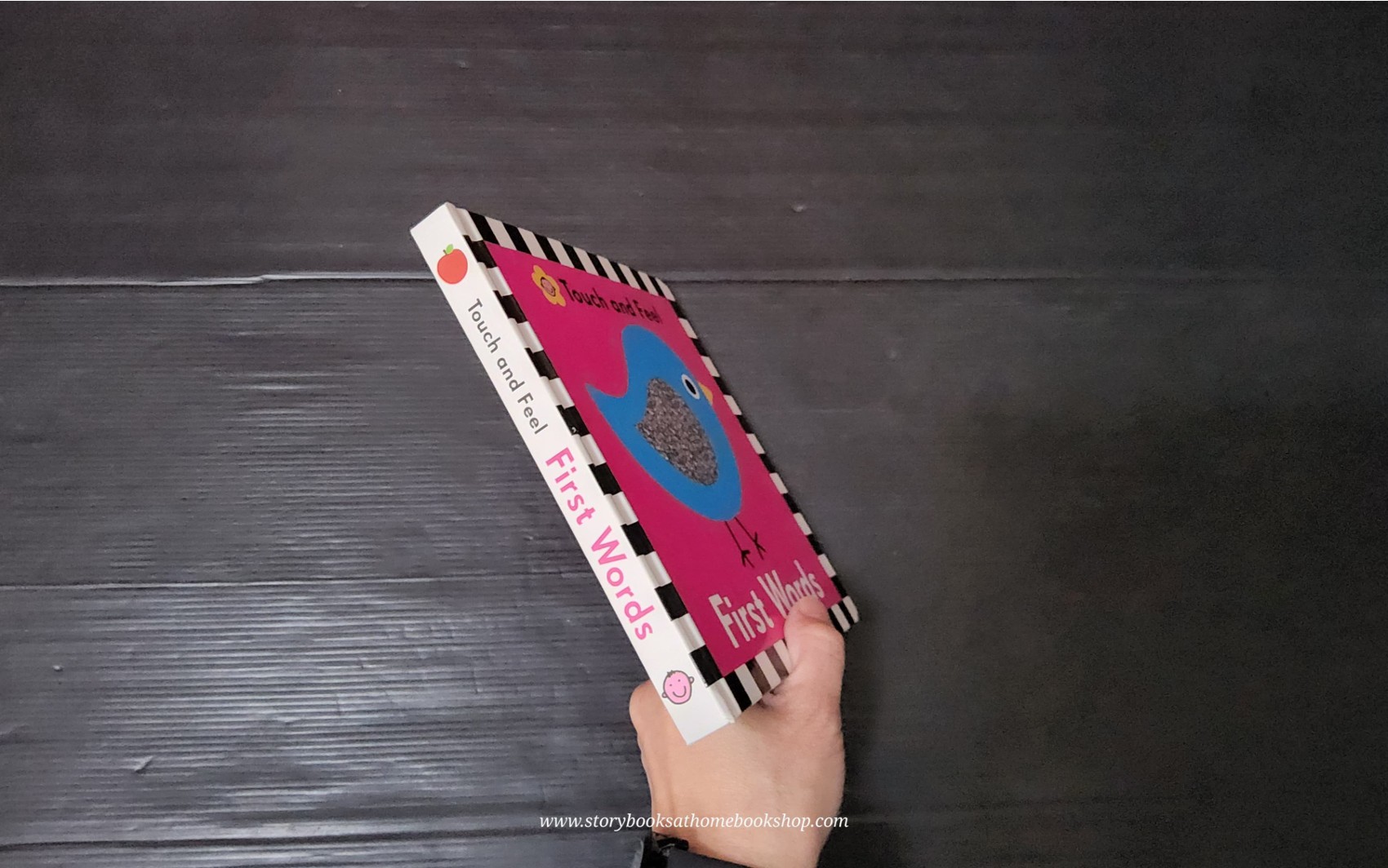 BOARD BOOK** 🍅🍅TOUCH AND FEEL:FIRST WORDS