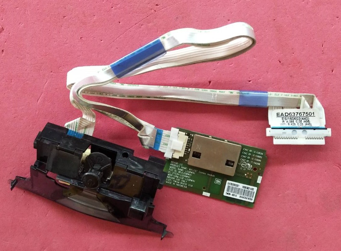 ตัวรับสัญญาณ Wifi +คีย์กดTV LG ของแท้ถอดจากเครื่อง พาร์ท EAT62093301 คีย์กด พาร์ท EBR79942801 ใช้กับรุ่นที่พาร์ทเดียวกัน