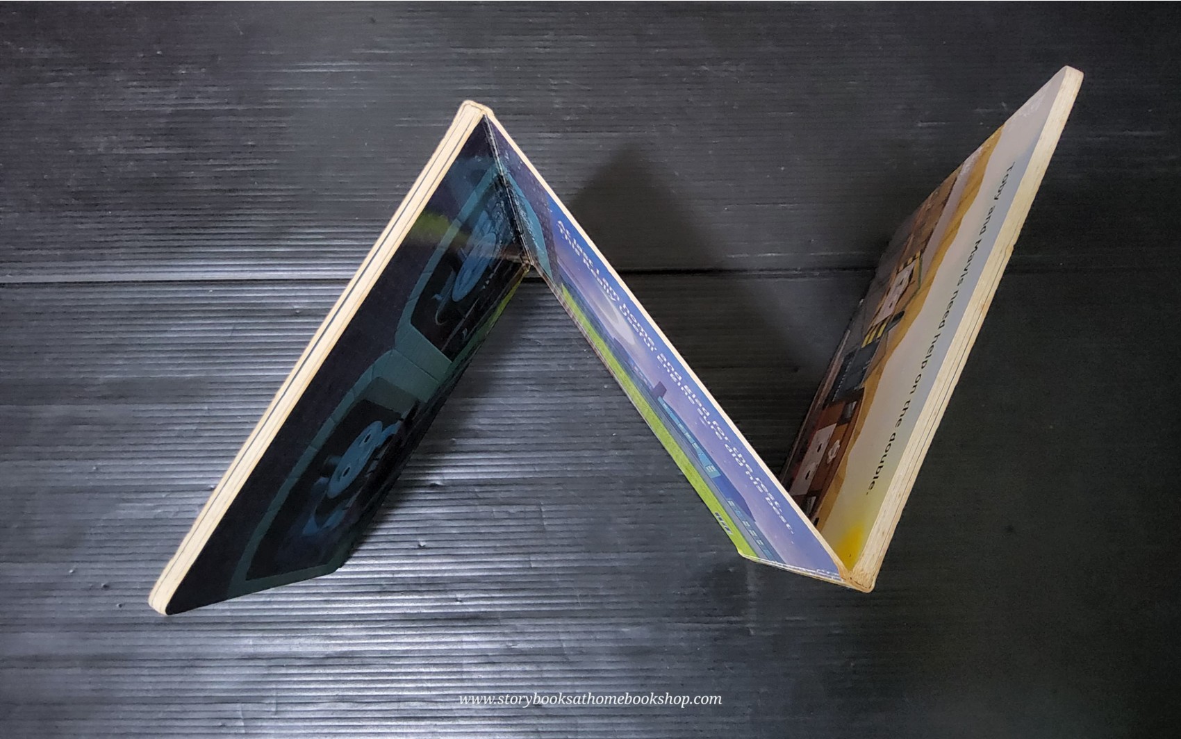 BOARD Book** 🍅🍅THOMAS&FRIENDS ON THE TRACK...