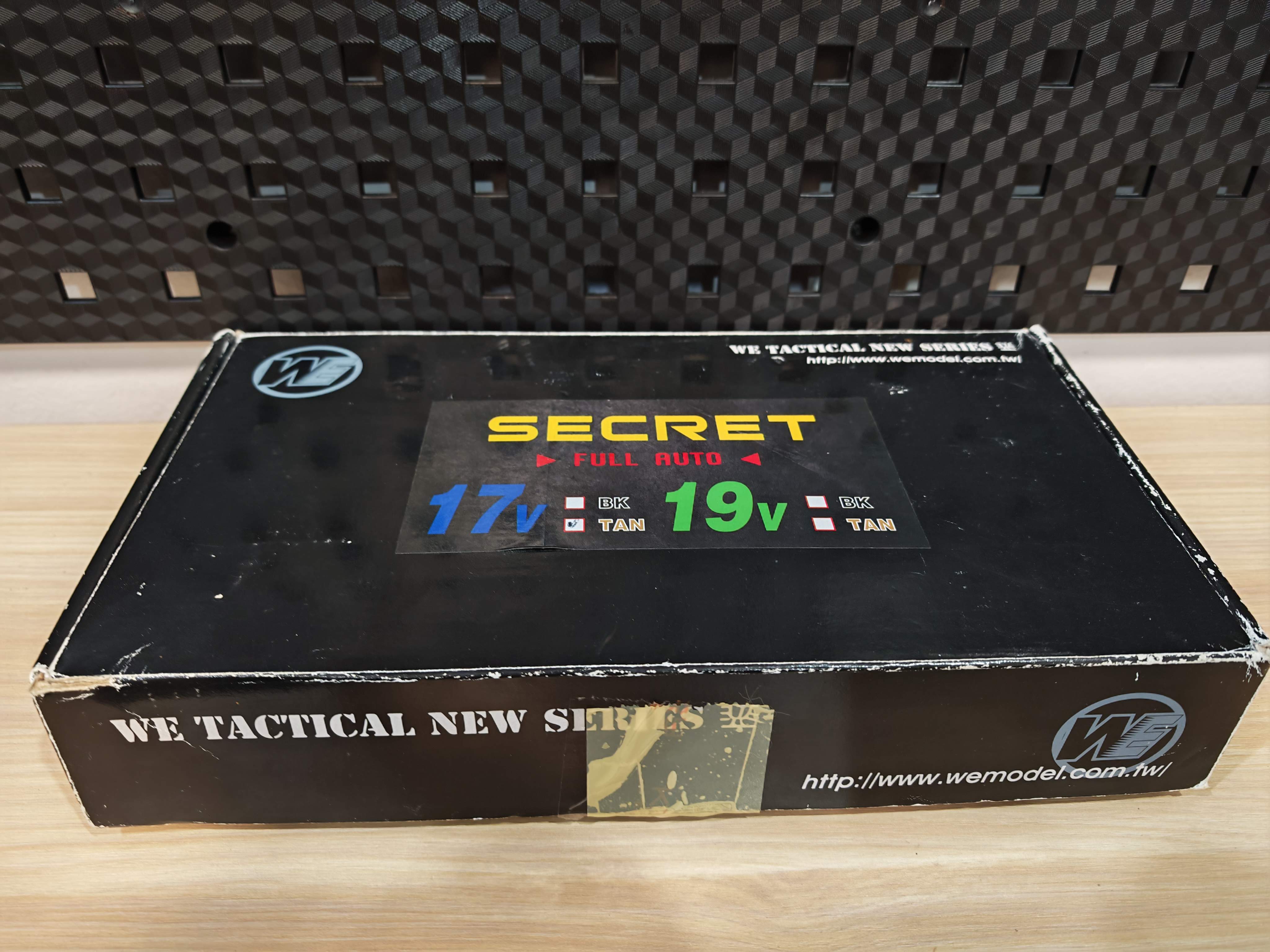 WE Glock 17 Gen 5 Secret Ver. Full-Auto สีทราย ไต้หวัน BB Gun บีบีกัน แบบแก๊ส ปืนอัดลม มือสอง Airsoft Gun