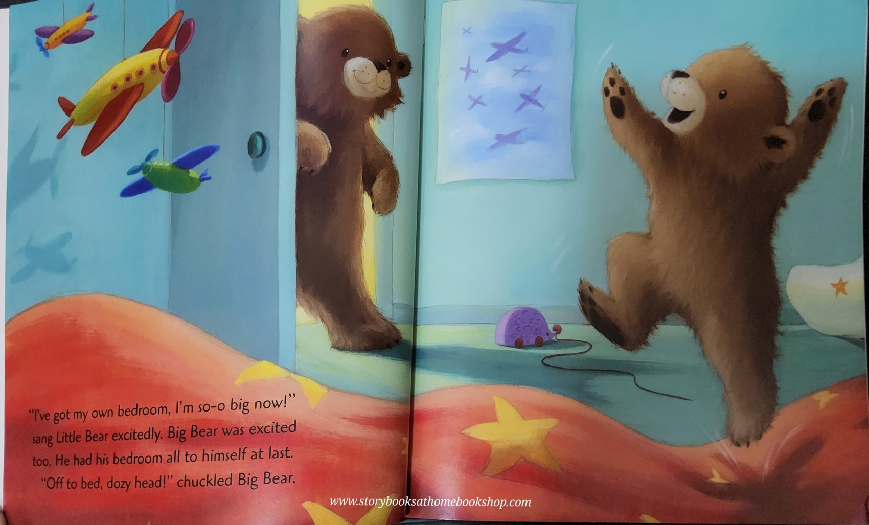 หนังสือนิทานปกอ่อน ** 🍅🍓THERE'S NO SUCH THING AS MONSTERS!