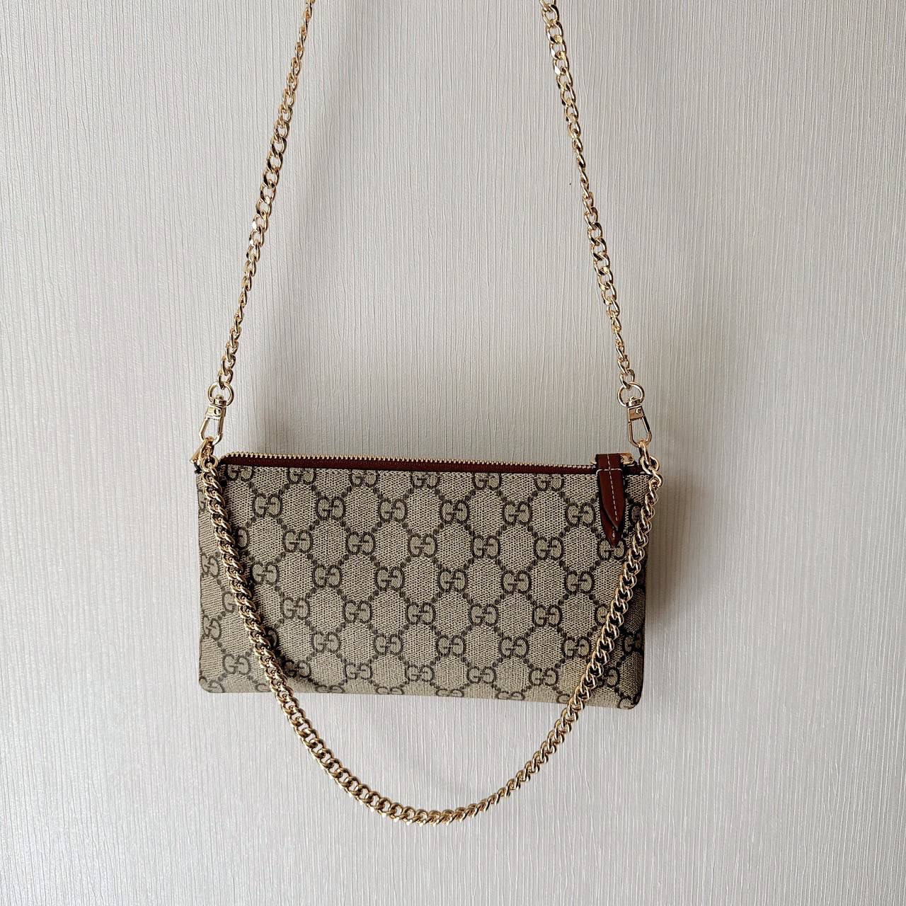 New Gucci O Wrist Wallet ใส่ i Phone Pro Max ได้นะคะ