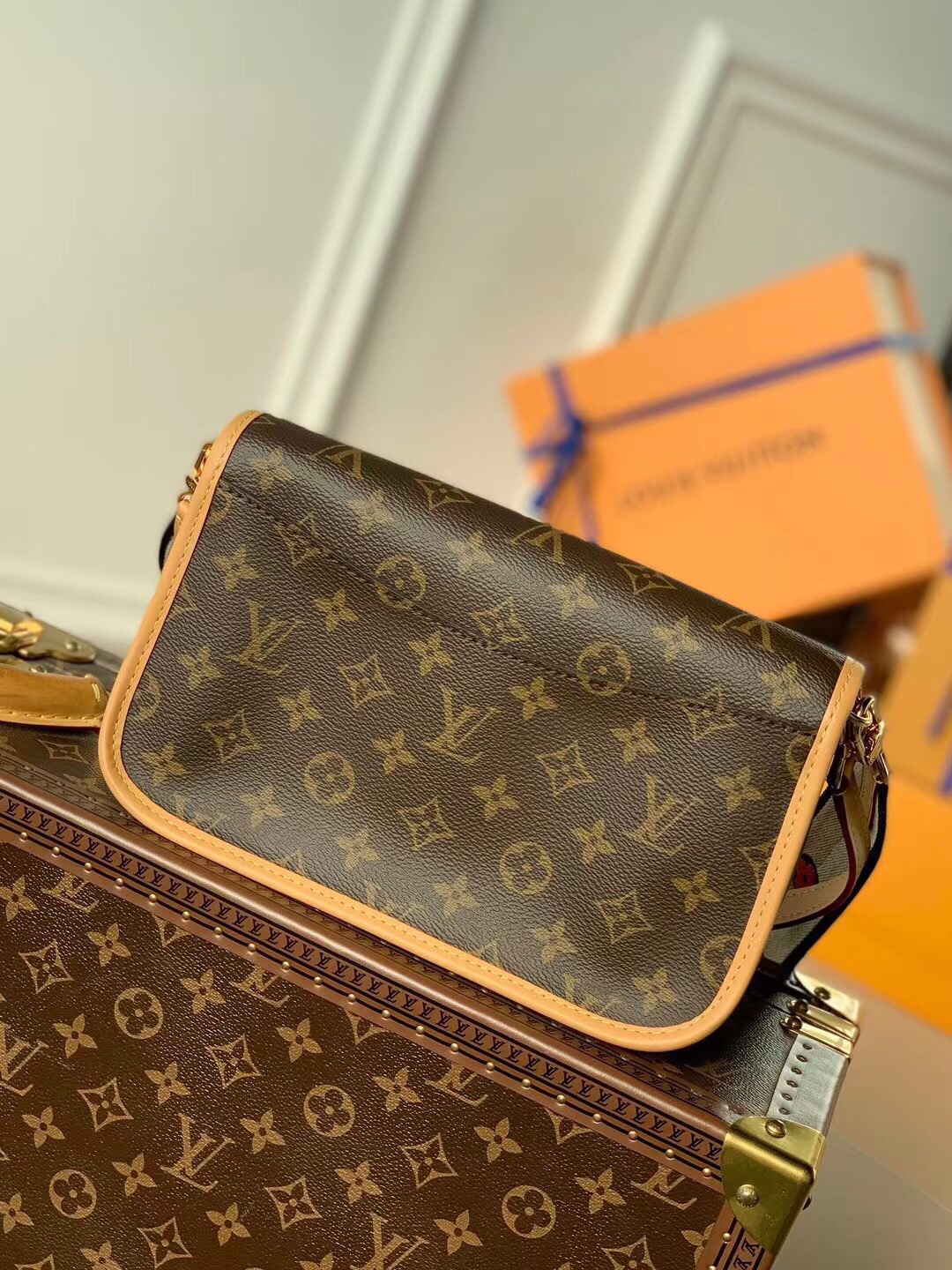 [Pre-order]กระเป๋าสะพาย Louis Vuitton Diane Monogram Canvas Leather - Handbags งานคุณภาพที่ดีที่สุด