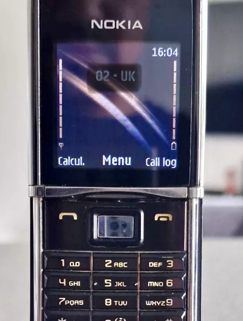 Nokia 8800 Scirocco Edition GSM 900/1800/1900 MHz อุปกรณ์ครบ Made in Finland!!!