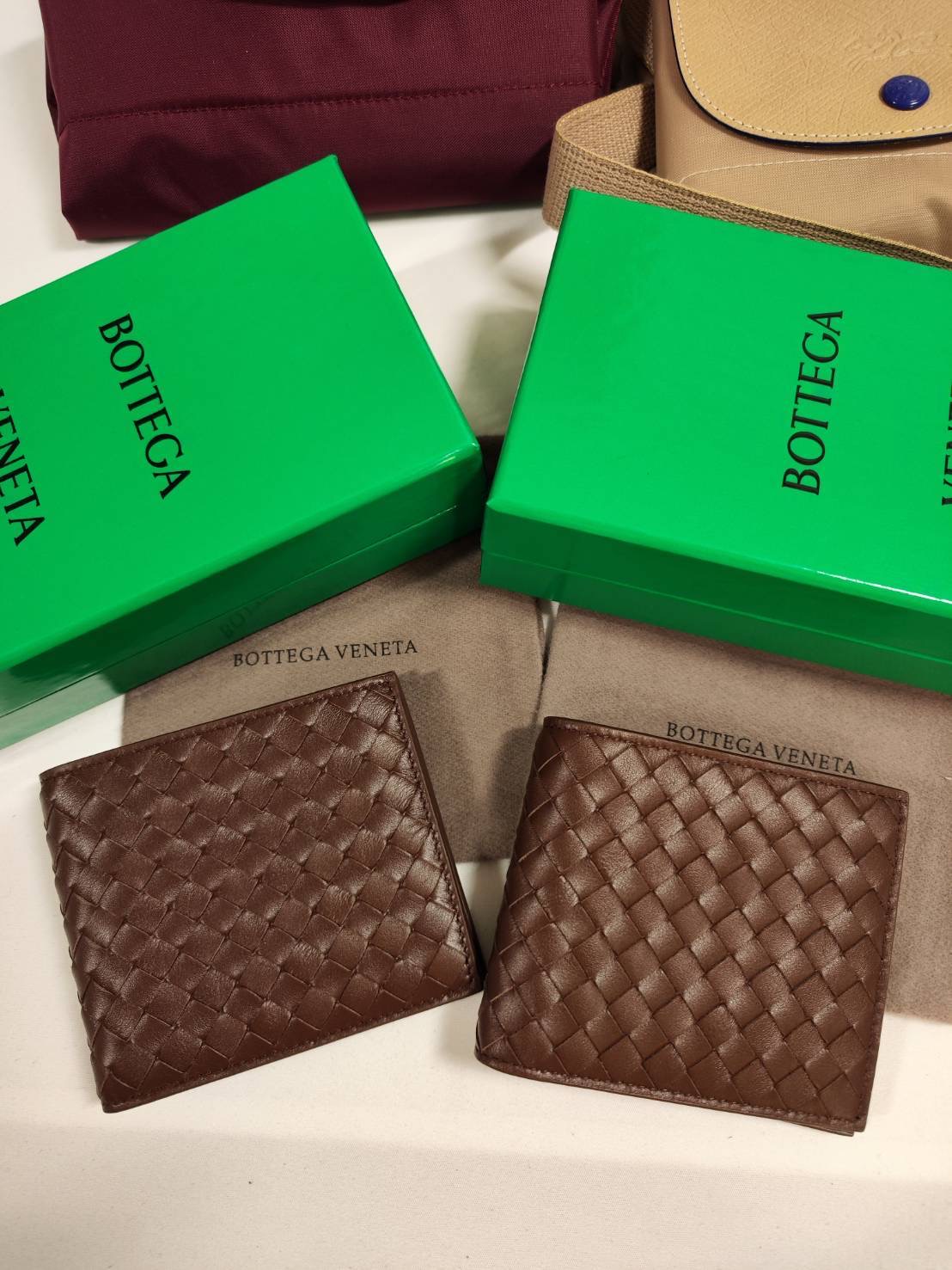 โปรNew Bottega Veneta Men wallet 8 card อุปกรณ์ ถุงผ้า กล่องเขียว copy ใบเสร็จ