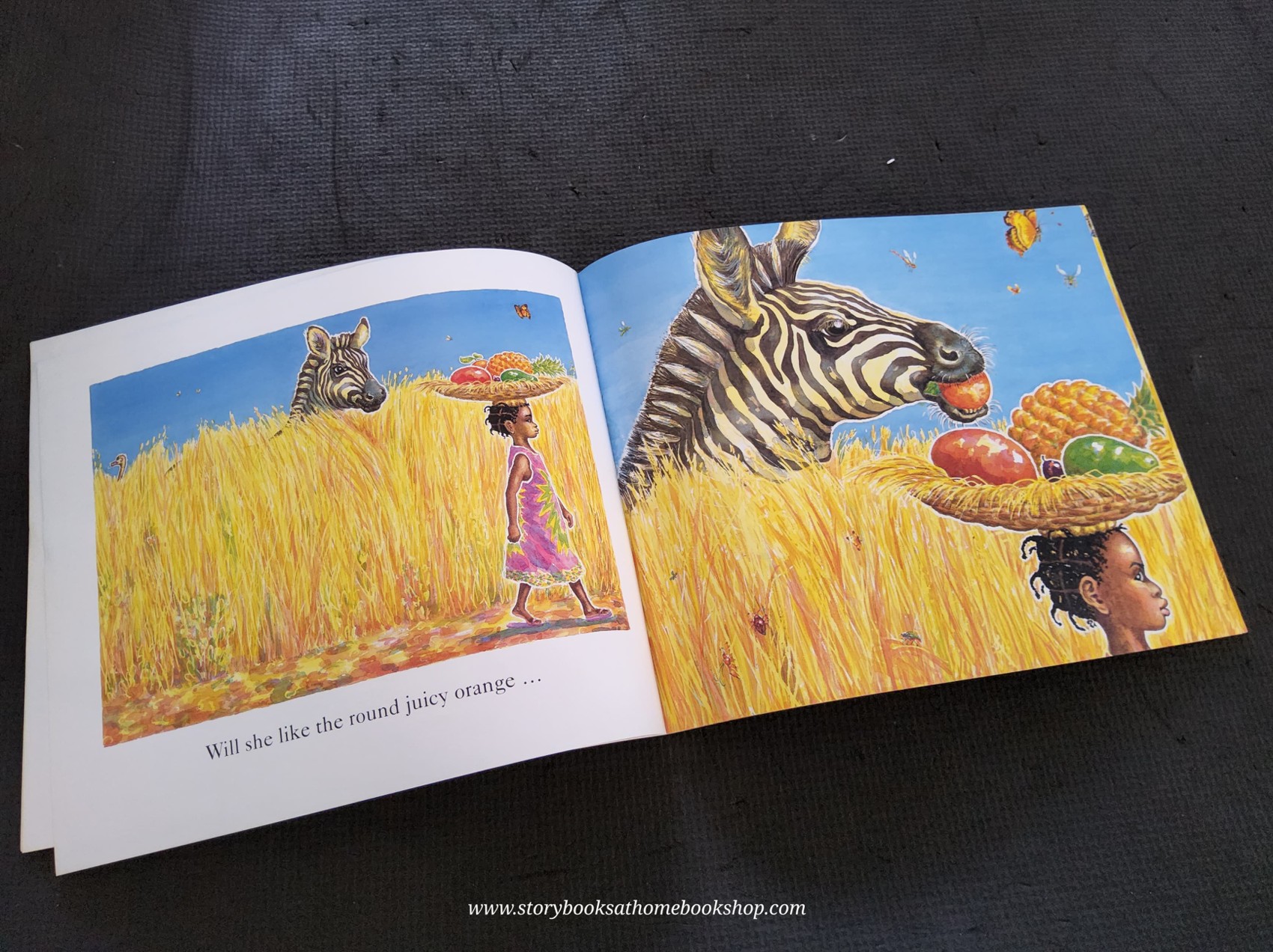 หนังสือนิทานปกอ่อน** 🍅🍓HANDA'S SURPRISE BY EILEEN BROWNE