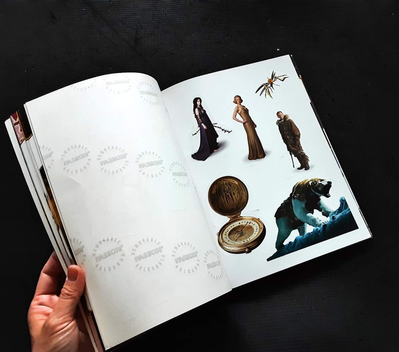 หนังสือนิทานปกอ่อน 🍅🍓THE WORLD OF THE GOLDEN COMPASS