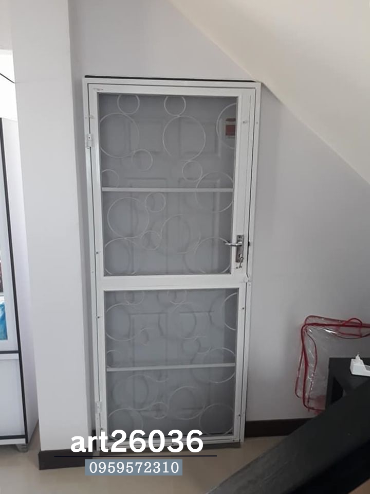 เหล็กดัดพร้อมมุ้งลวด ลายฟองน้ำ Bubbles ออกแบบพิเศษ ราคาบวกเพิ่มเติมครับ