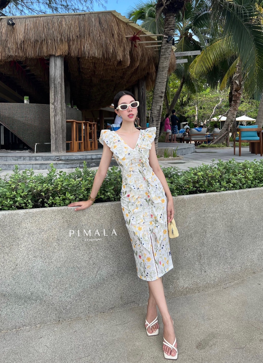 เดรสงานปักลายดอกไม้สีสวยระบายหน้า