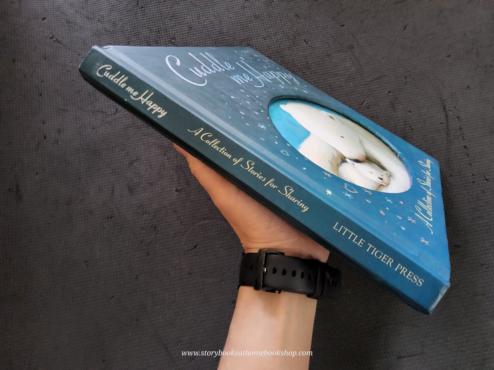 หนังสือนิทานปกแข็ง** 🍅🍓CUDDLE ME HAPPY A COLLECTION OF STORIES FOR SHARING