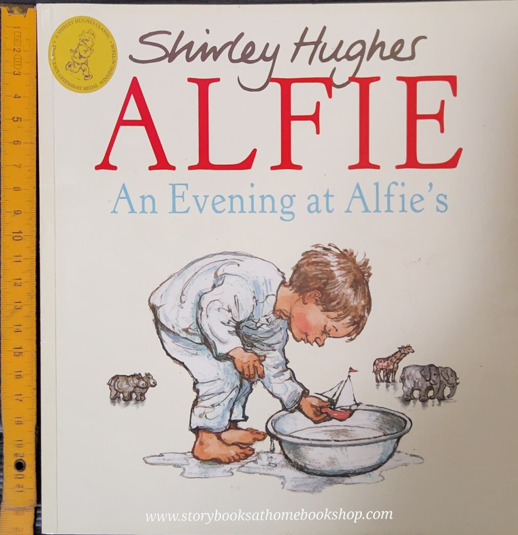 หนังสือนิทานปกอ่อน ** 🍅🍓ALFIE AND EVENING AT ALFIE'S BY SHIRLEY HUGHES