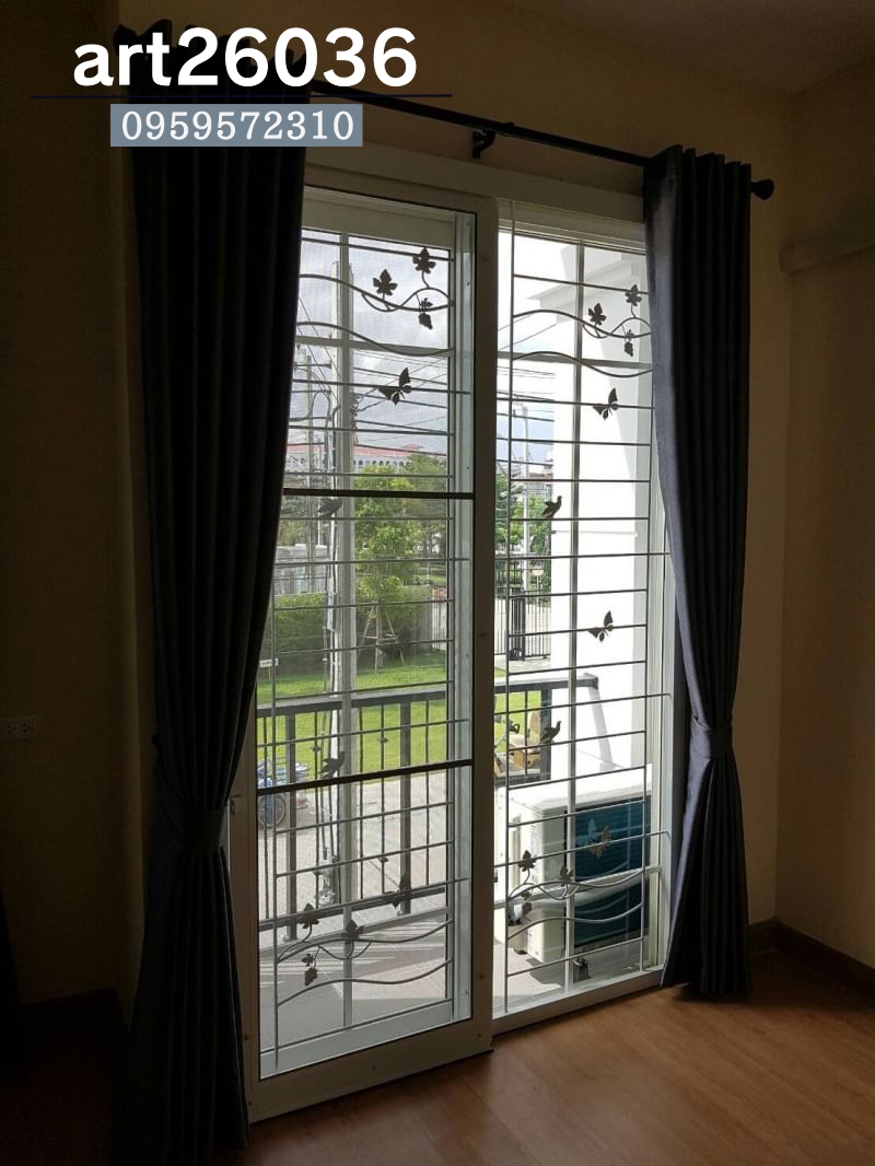 เหล็กดัดสีอบขาวพร้อมมุ้งลวด