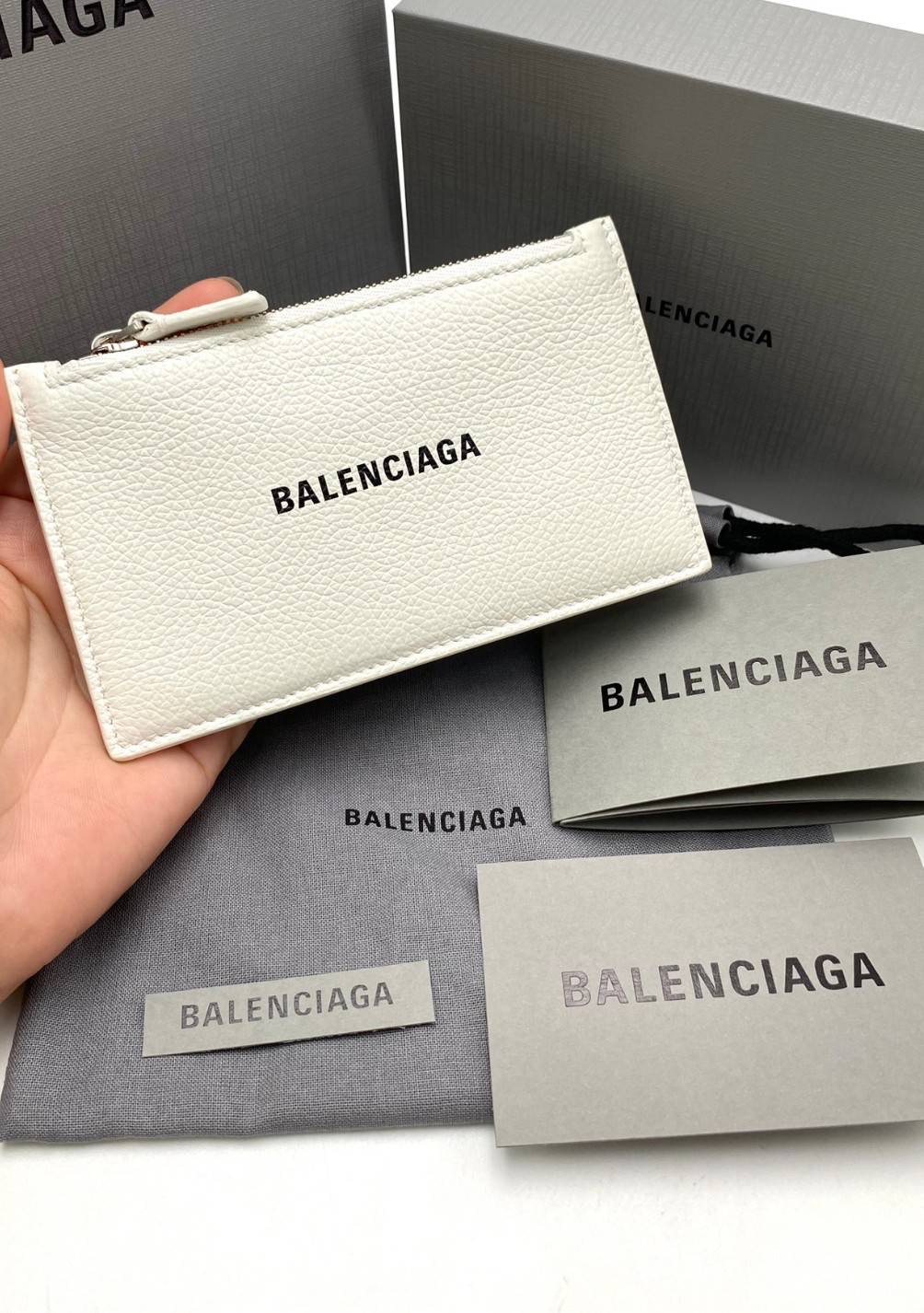 New Balenciaga card holder ขนาด : 13x8ซม. อุปกรณ์ : กล่อง ถุงผ้า การ์ด ถุงกระดาษ