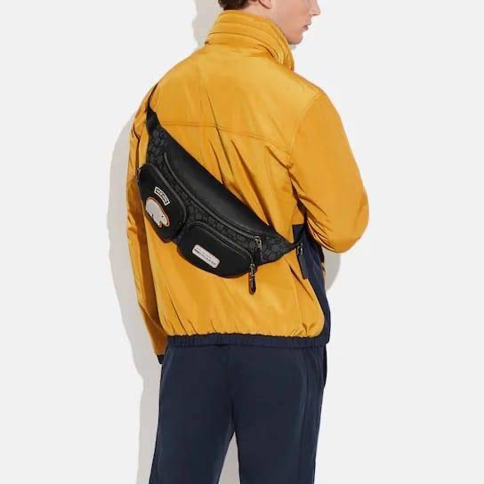 New Coach Sprint Belt Bag In Signature Jacquard With Ski Patches สีGunmetal/Charcoal/Black Multi ขนาด 16 1/4" (L) x 7" (H) x 3 1/4" (W)