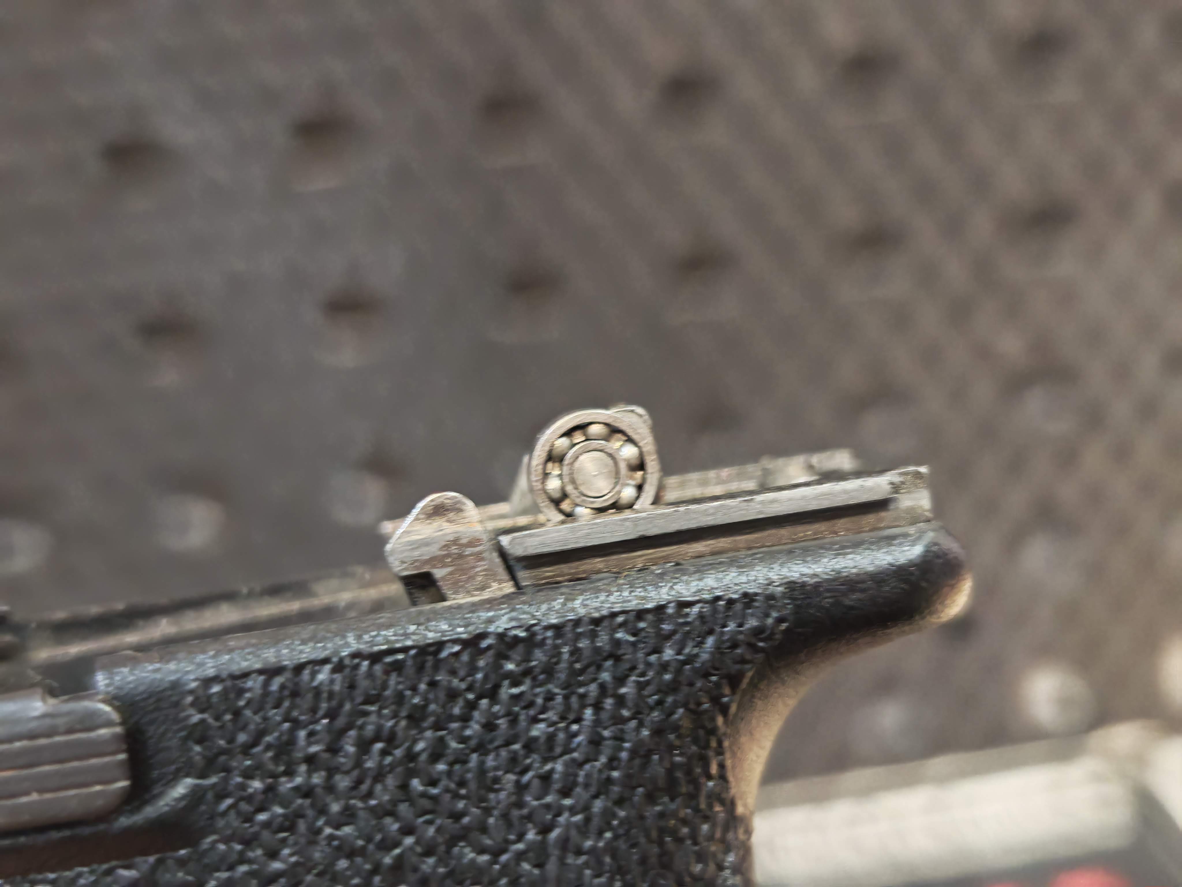 WE Glock19 G-Force Custom เฟรมดำ สไลด์เงิน ลำกล้องทอง GBB BB Gun บีบีกัน แบบแก๊ส ปืนอัดลม มือสอง Airsoft Gun