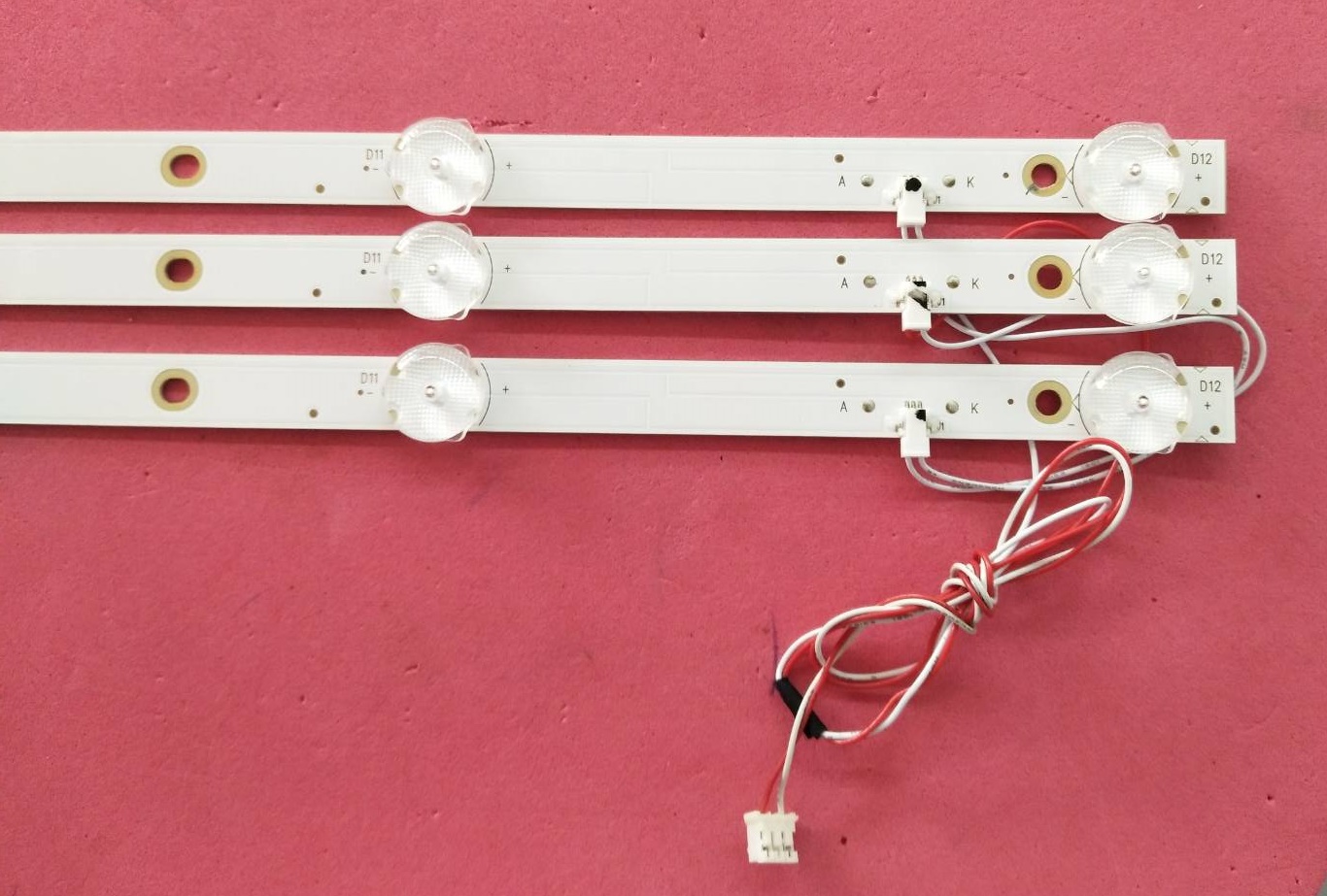 หลอดแบล็คไลท์ PRISMAPRO (พิสม่าโปร) ของแท้ถอดจากเครื่อง รุ่น32J3 (หลอด 6 ดวง X 3)