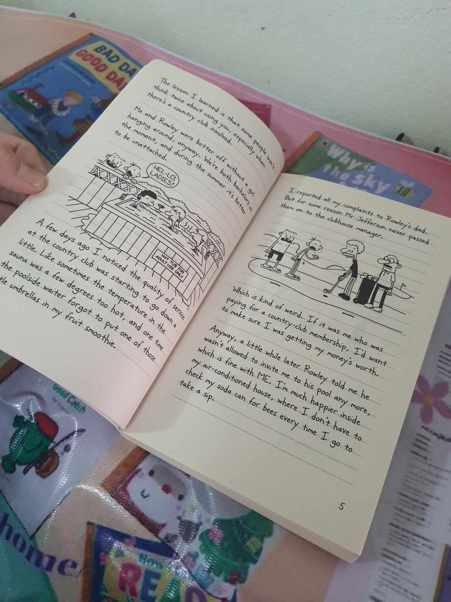 วรรณกรรมเยาวชน INTERNATIONAL BESTSELLER** **หนังสือนิทานปกอ่อน** 🍅🍅DIARY OF A WIMPY KID DOG DAYS BY JELL KINNEY