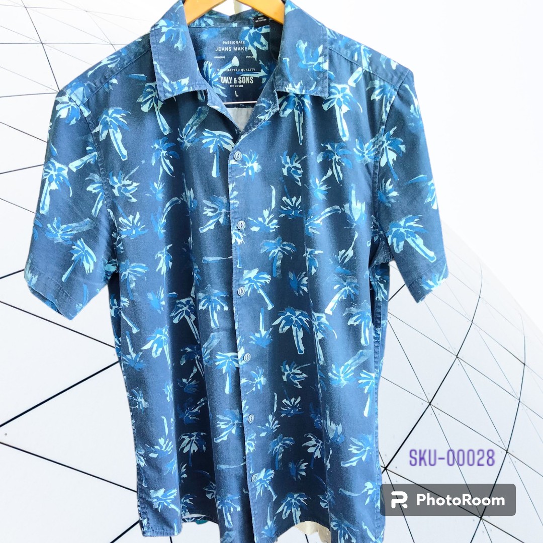 เสื้อฮาวายมือสอง ป้าย ONLY & SONS ลายต้นมะพร้าว ไหล่ 18 อก 22 ยาว 30 ไม่มีกระเป๋า ราคา 250 บาท ค่าจัดส่งเหมา ๆ 30 บาท (สั่งกี่ตัวก็ได้)